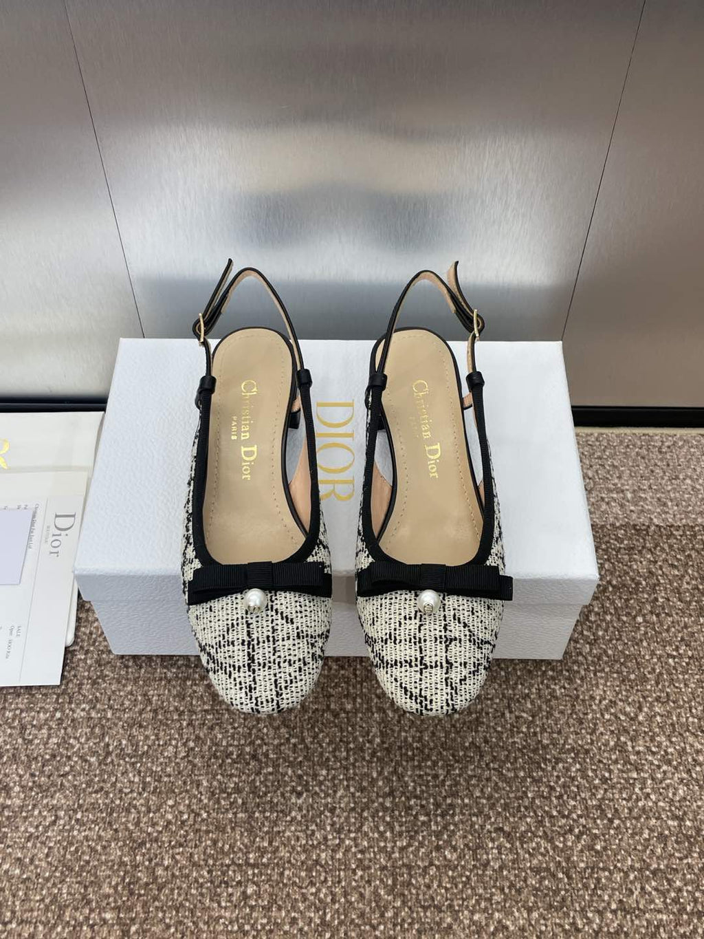 DIOR SLINGBACK PUMP IN WHITE MIX BLACK EMBROIDERED CANNAGE TWEED 35 MM