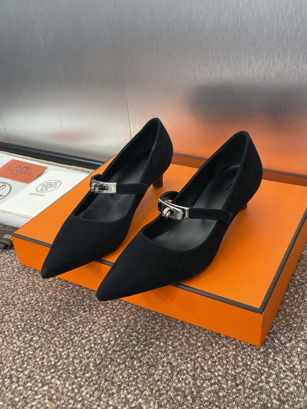 HERMES KIARA 40 MM PUMP IN BLACK SUEDE