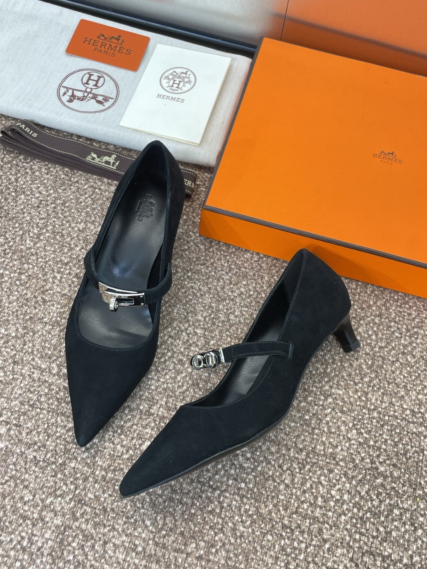HERMES KIARA 40 MM PUMP IN BLACK SUEDE