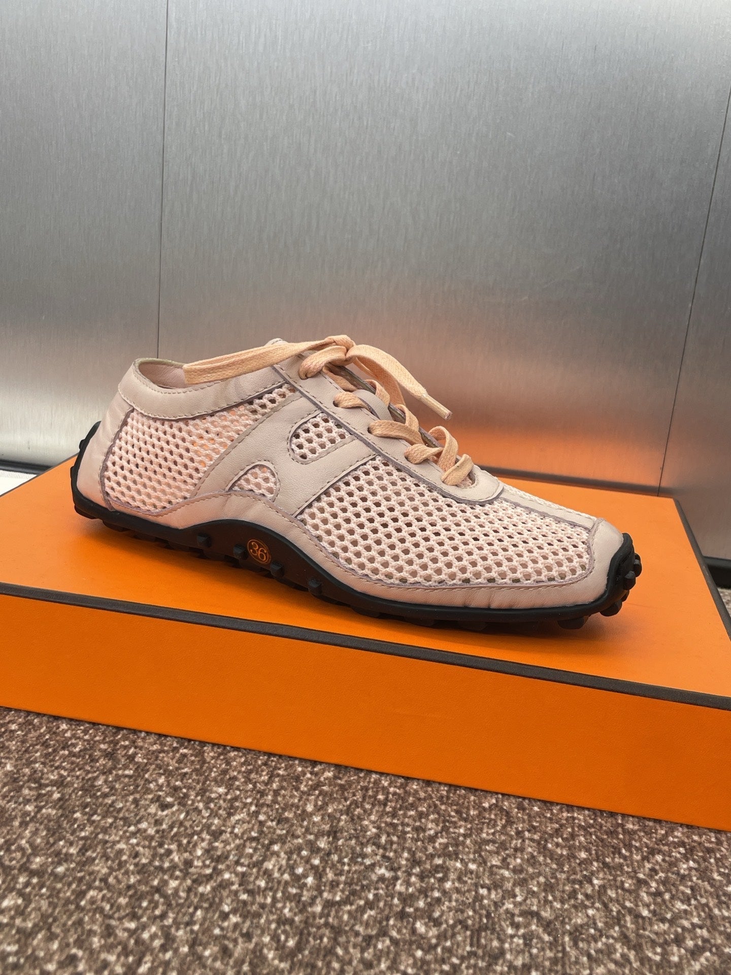 HERMES KIGA SNEAKER IN LIGHT PINK CROCHET KNIT AND CALFSKIN
