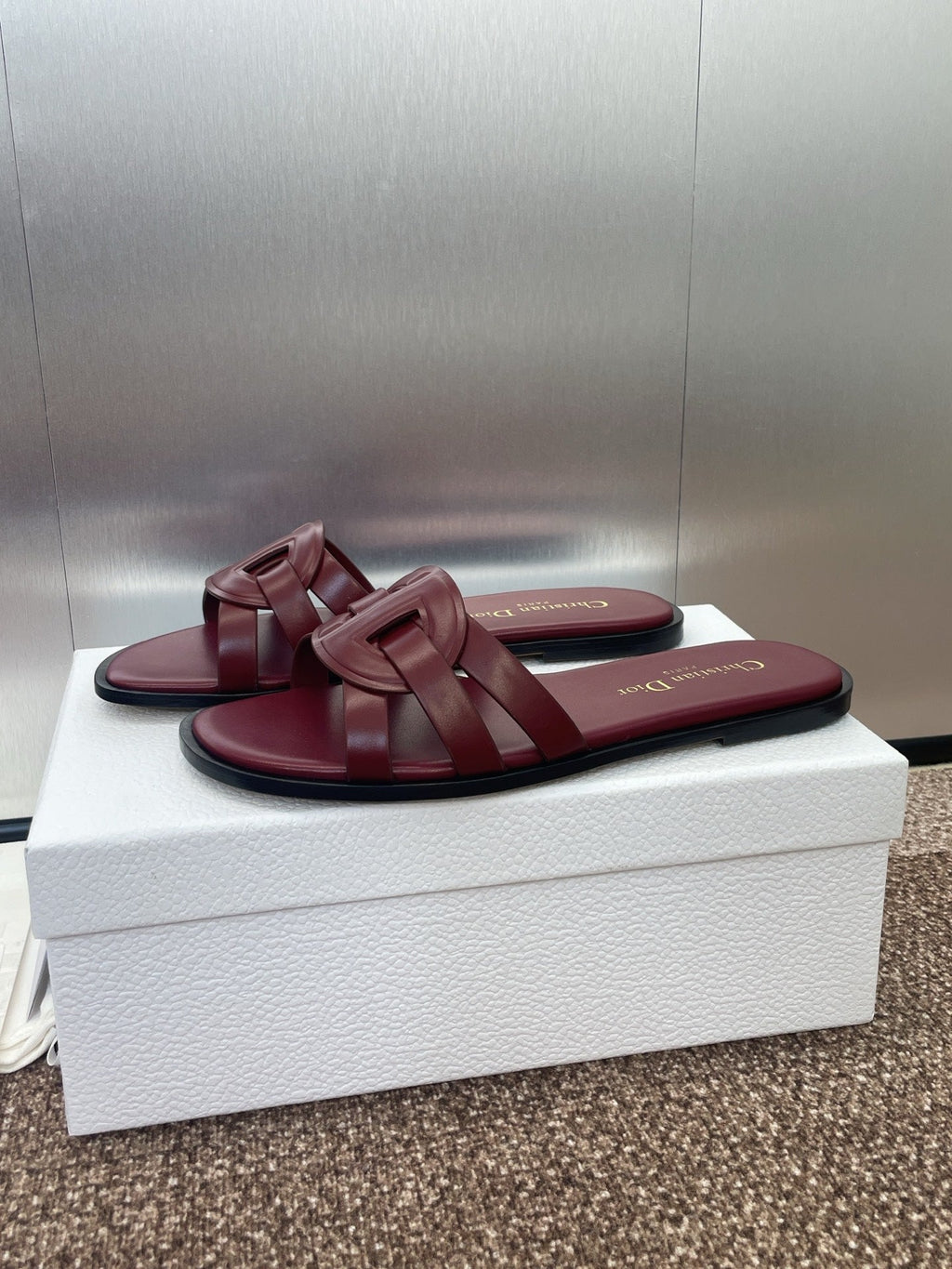 DIOR D-CLUB SLIDE SANDAL 25S IN BURGUNDY RED CALFSKIN