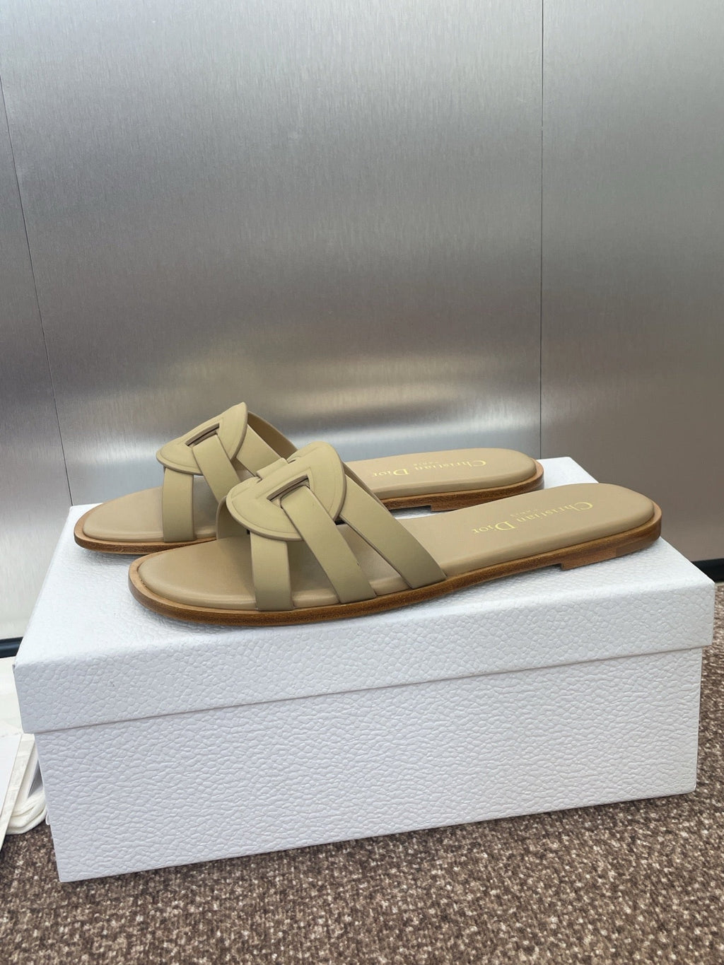 DIOR D-CLUB SLIDE SANDAL 25S IN GOLDEN BEIGE CALFSKIN