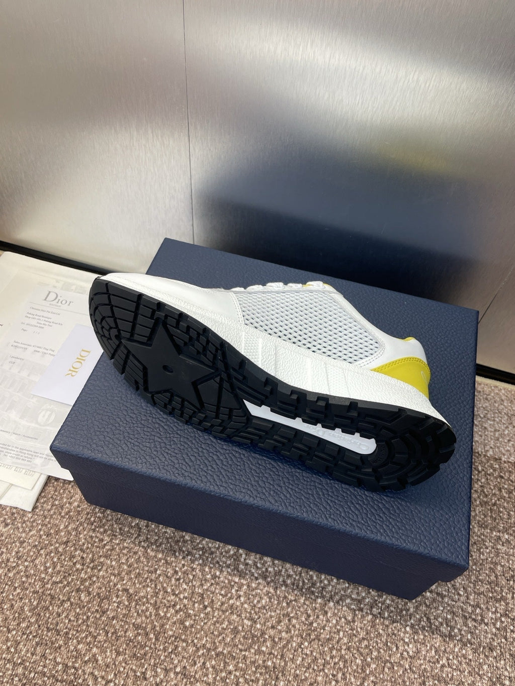 DIOR 25S D-RUN'N COUPLE SNEAKERS IN WHITE YELLOW CALFSKIN AND MESH