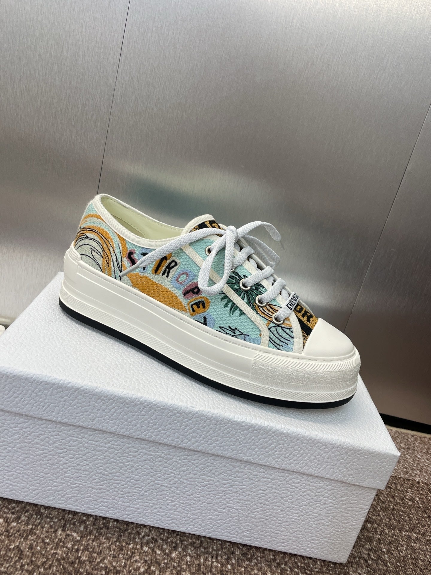 DIOR 25S WALK'N' SNEAKER IN MULTICOLOR  OBLIQUE EMBROIDERED COTTON