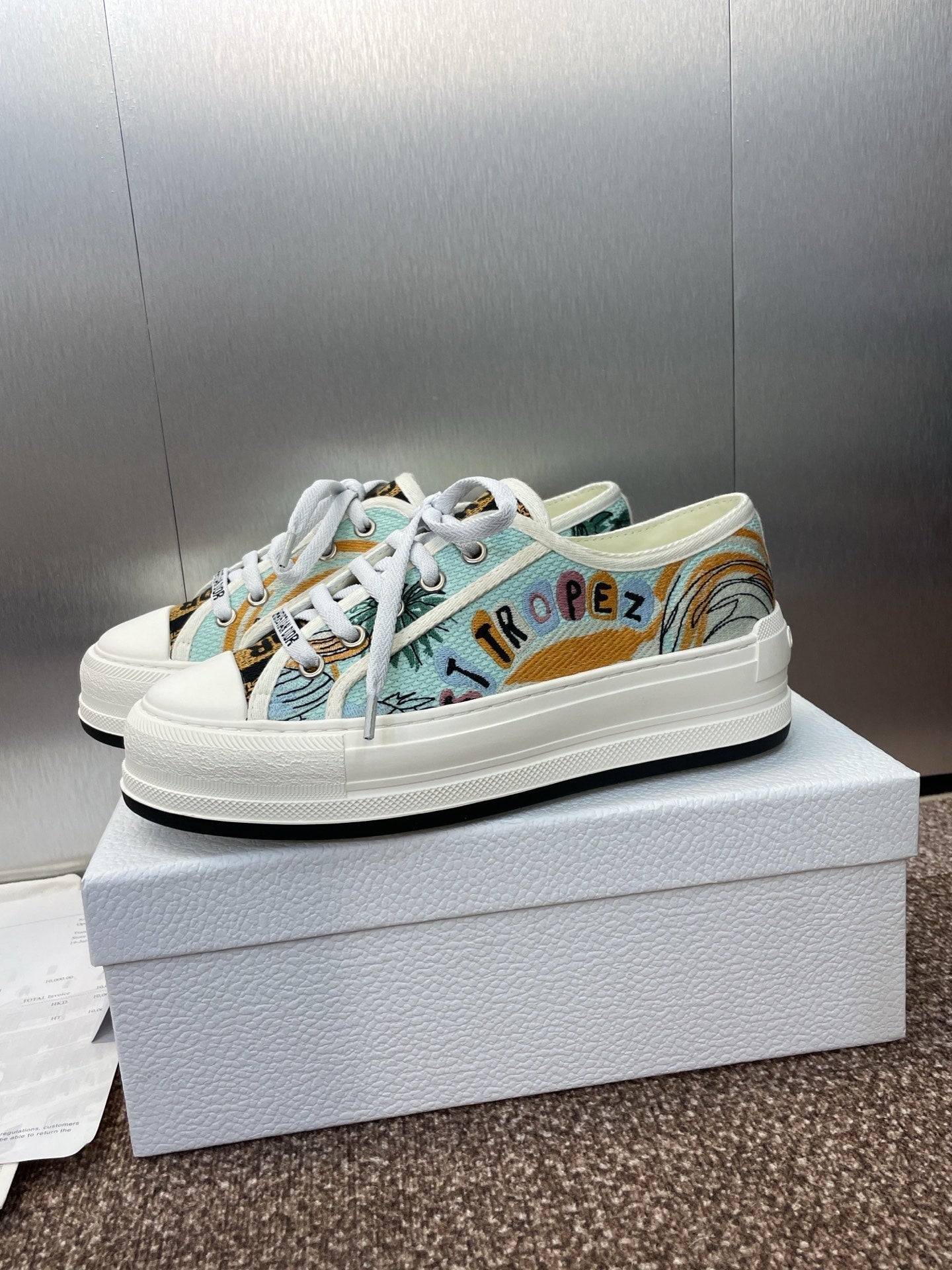 DIOR 25S WALK'N' SNEAKER IN MULTICOLOR  OBLIQUE EMBROIDERED COTTON