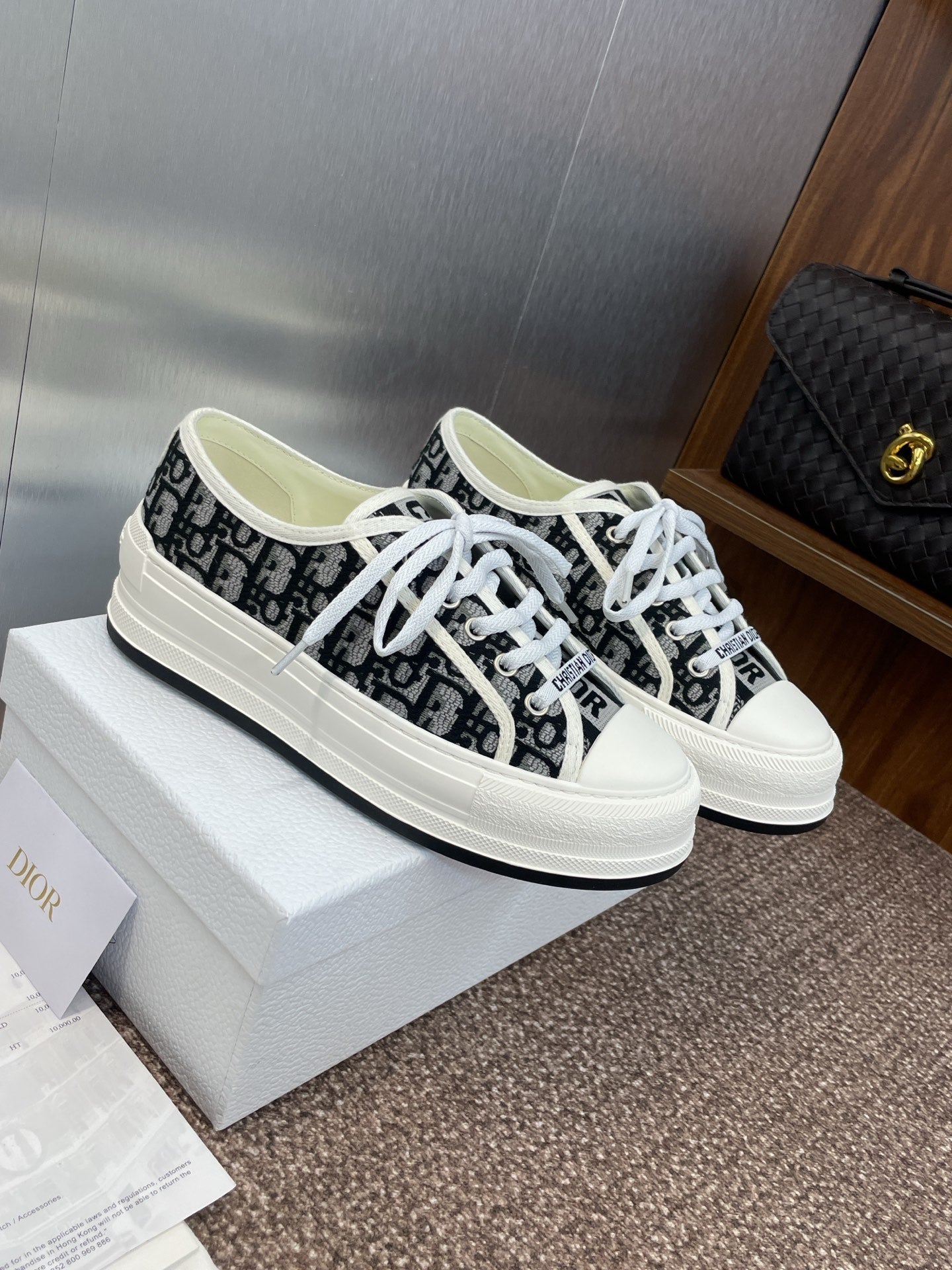 DIOR 25S WALK'N' SNEAKER IN DARK GREY  OBLIQUE EMBROIDERED COTTON