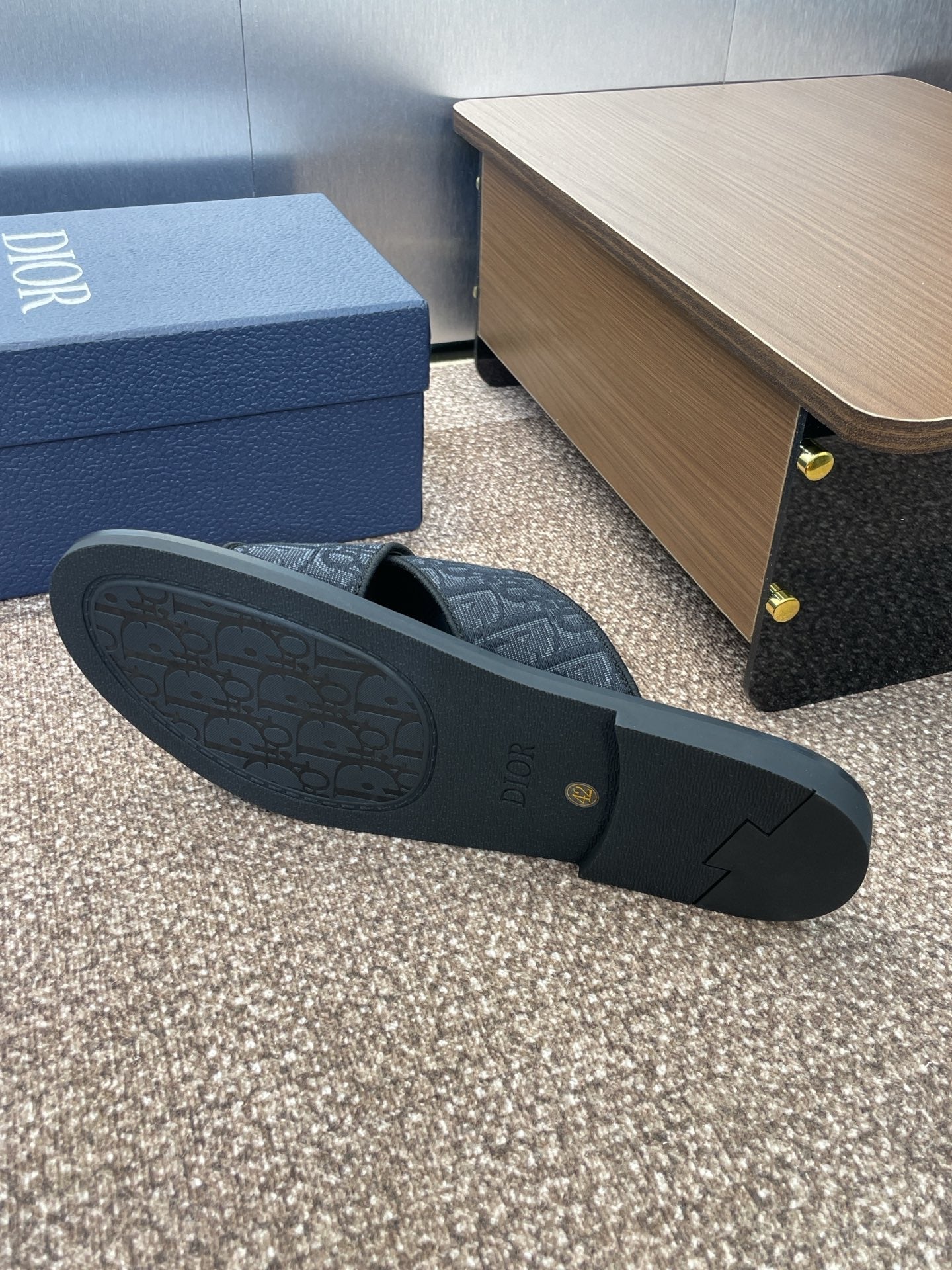 DIOR 25S ALIAS CROSS-STRAP SLIDES IN BLACK CALFSKIN WITH CD OBLIQUE DARK BLUE LOGO
