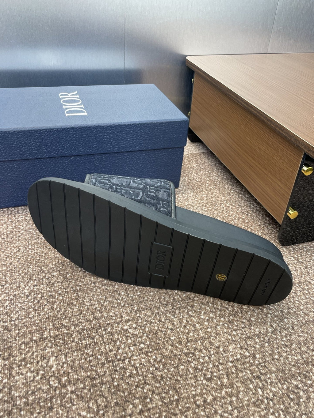 DIOR 25S ALIAS SLIDES IN BLACK CALFSKIN WITH CD OBLIQUE DARK BLUE LOGO