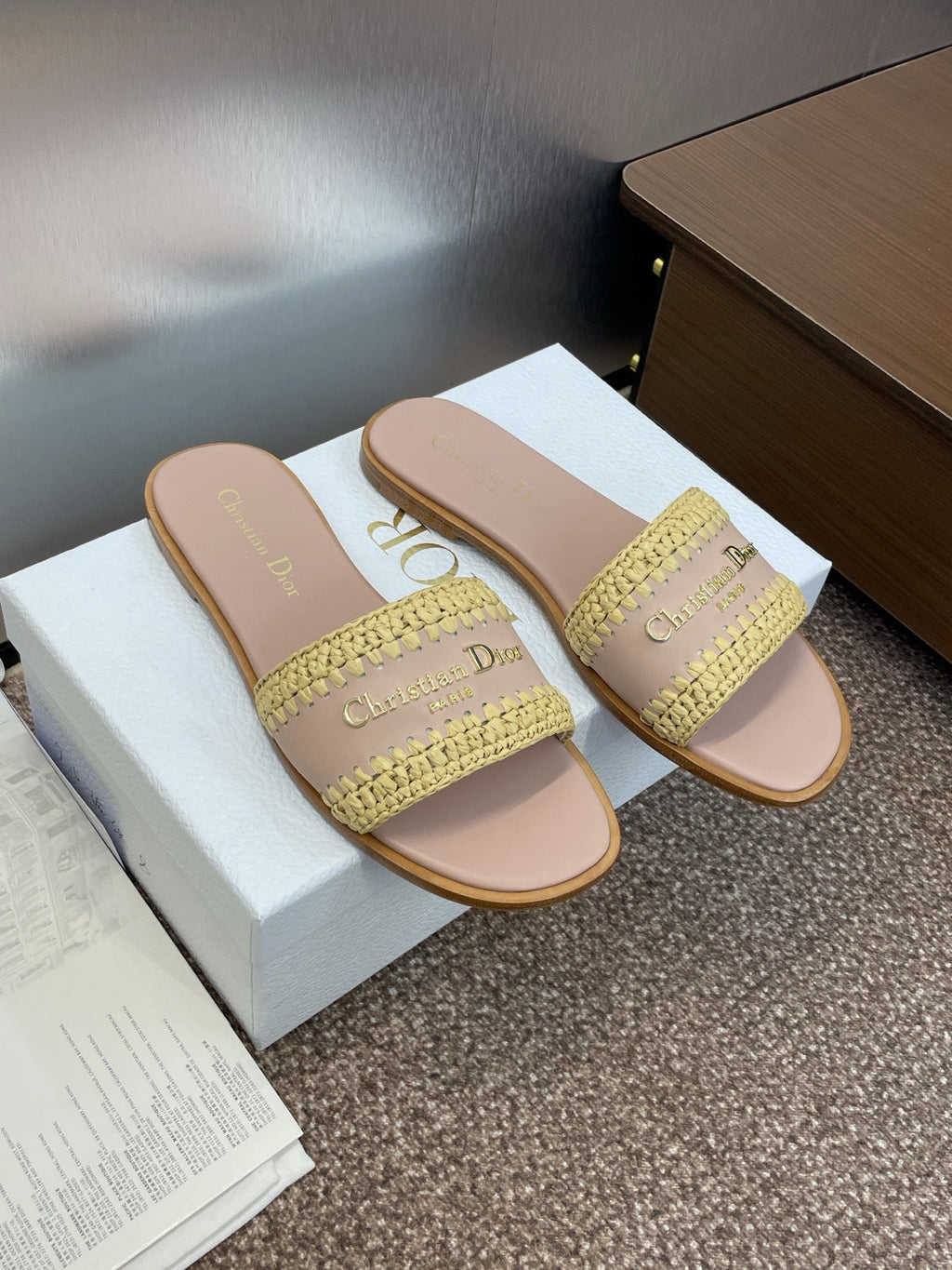 DIOR 25S D-LANE SLIDE NUDE CALFSKIN AND YELLOW BRAIDED RAFFIA