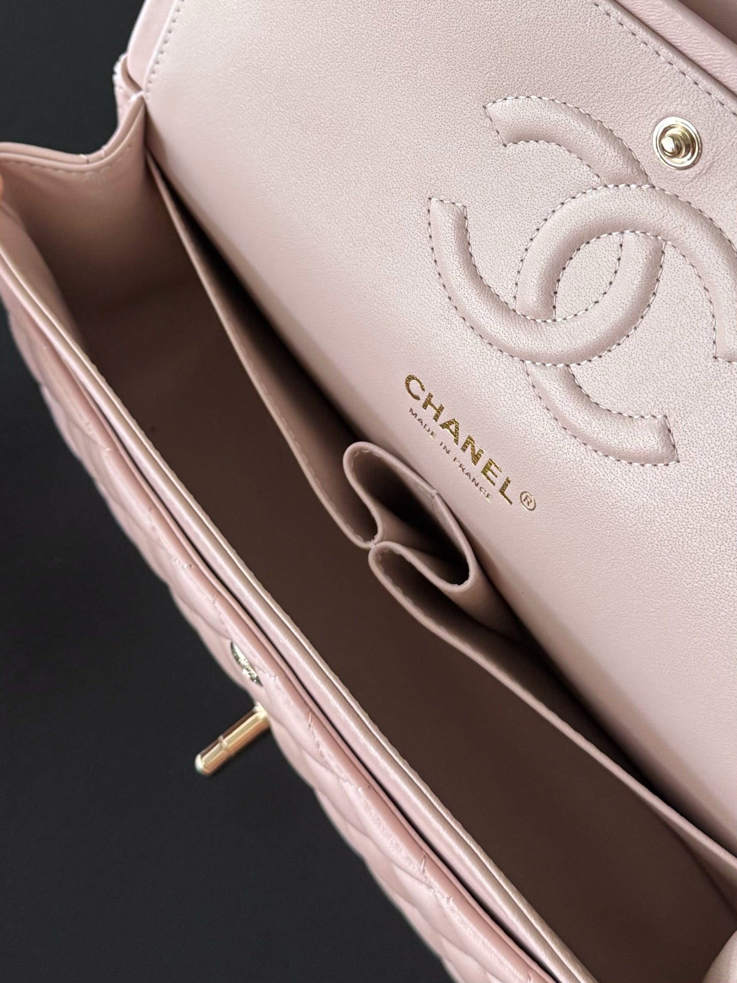 CHANEL 25S CLASSIC FLAP BAG 25 CM IN LIGHT PINK LAMBSKIN WITH GOLD HARDWARE