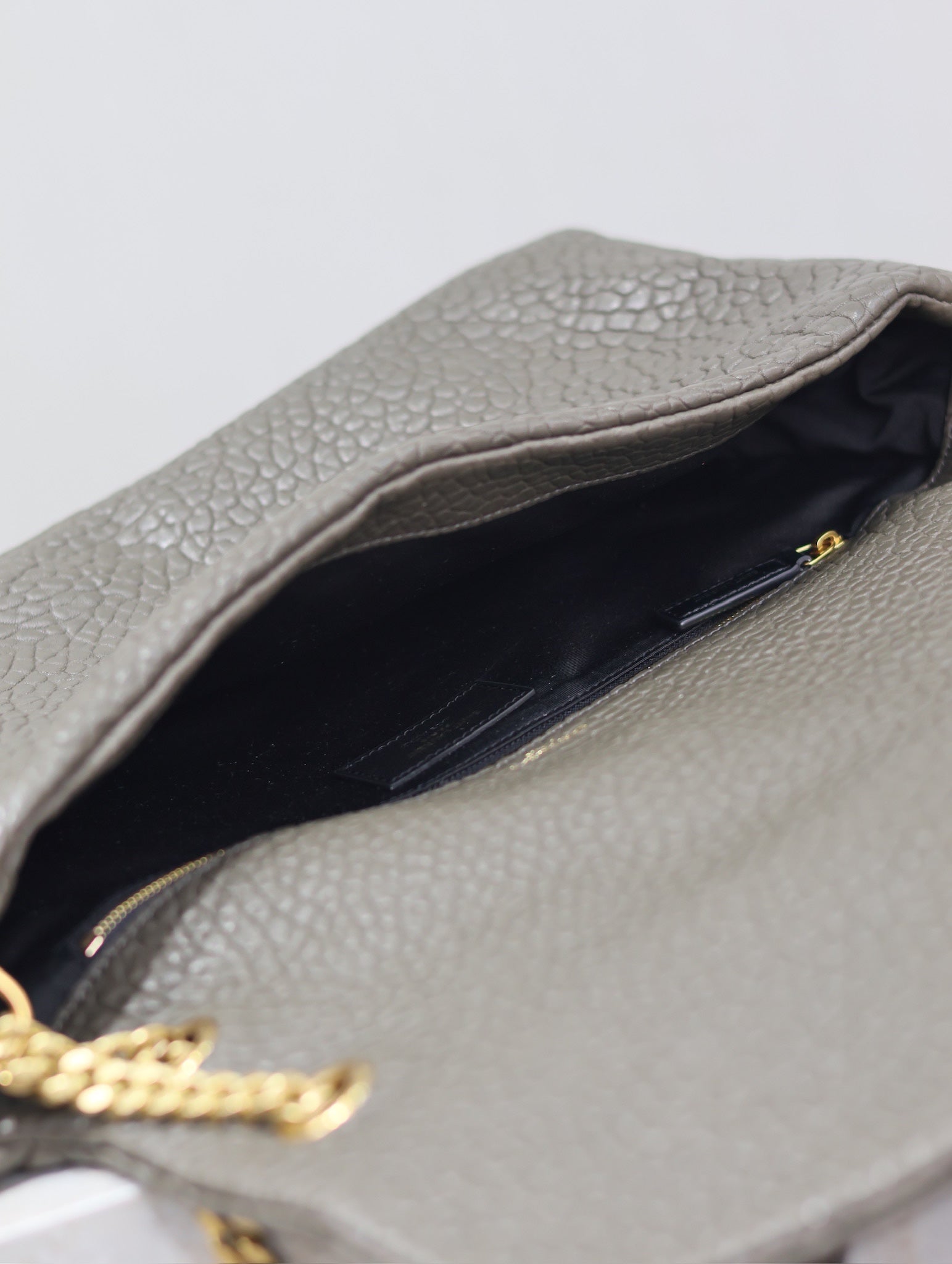YSL 25S CALYPSO BAG 38 IN ARMY GREEN GRAINED LAMBSKIN GOLD HARDWARE
