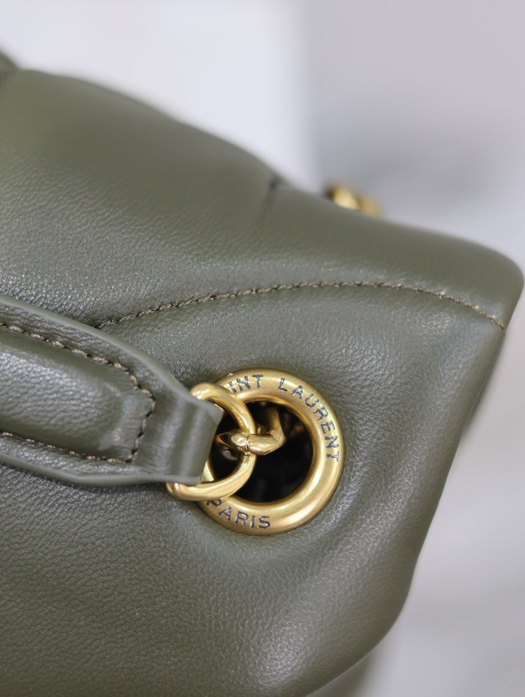 YSL 25S LOULOU PUFFER MM 29 IN DARK OLIVE CALFSKIN GOLD HARDWARE