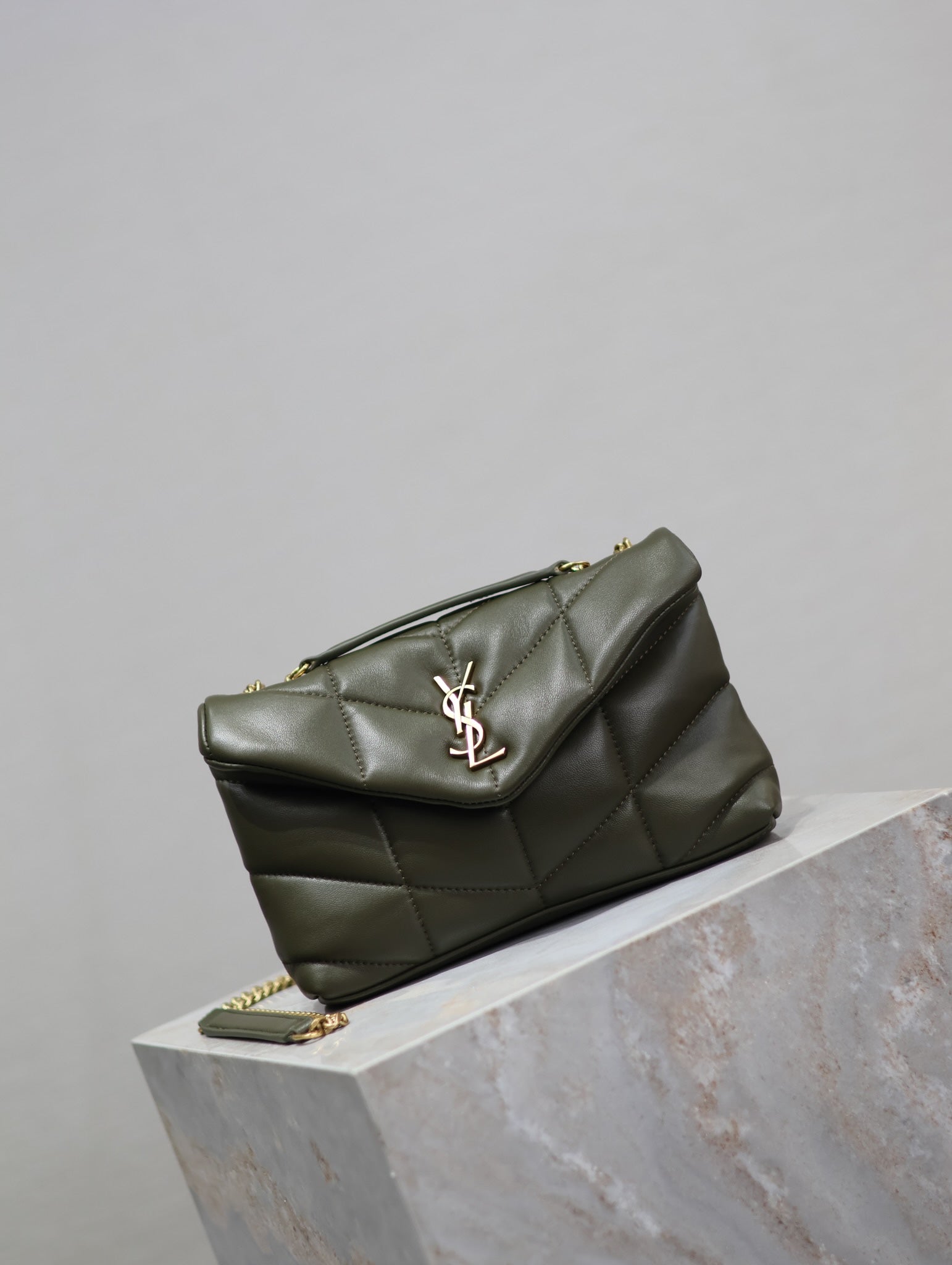 YSL 25S LOULOU PUFFER MINI 23 IN DARK OLIVE CALFSKIN GOLD HARDWARE