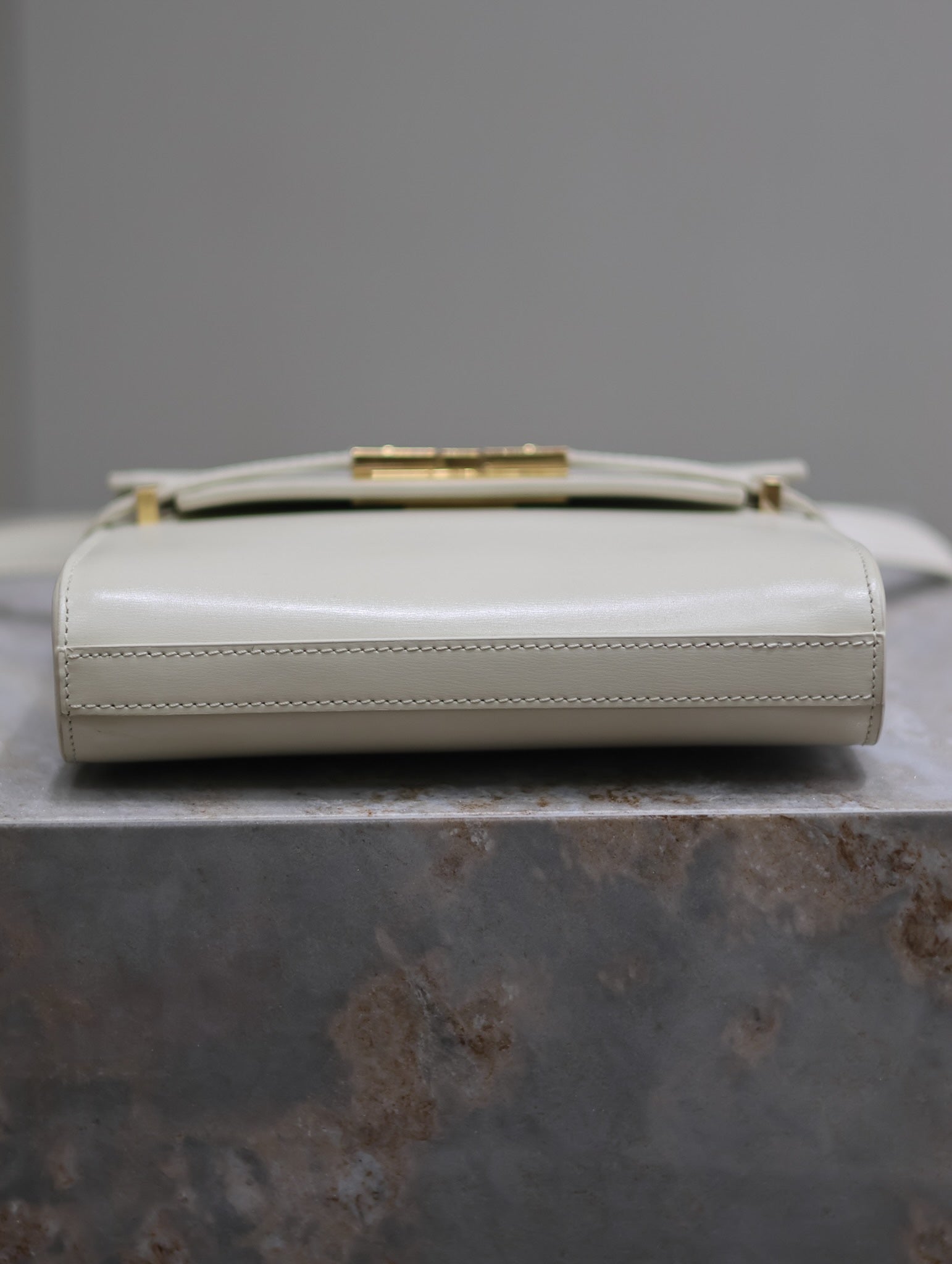 YSL 25S MINI MANHATTAN 19 IN BLANC VINTAGE CALFSKIN GOLD HARDWRE