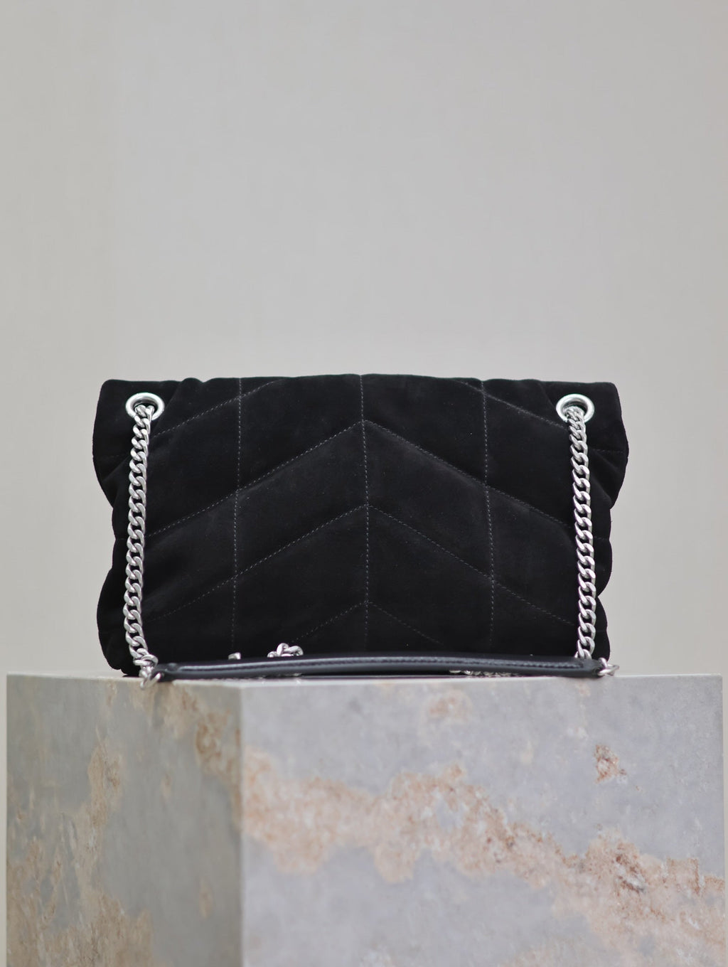 YSL 25S LOULOU PUFFER MM 29 IN BLACK SUEDE SILVER HARDWARE
