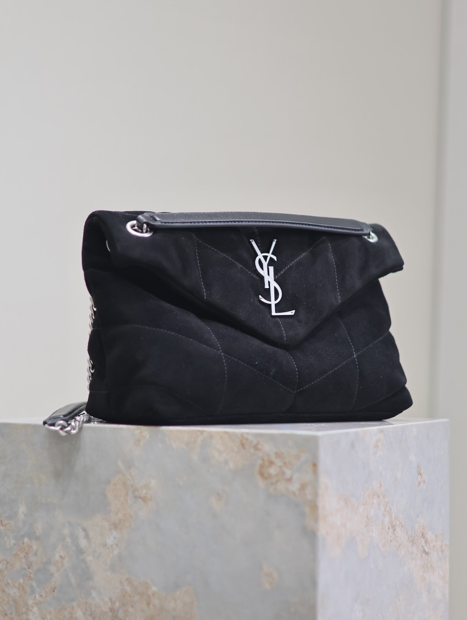 YSL 25S LOULOU PUFFER MM 29 IN BLACK SUEDE SILVER HARDWARE