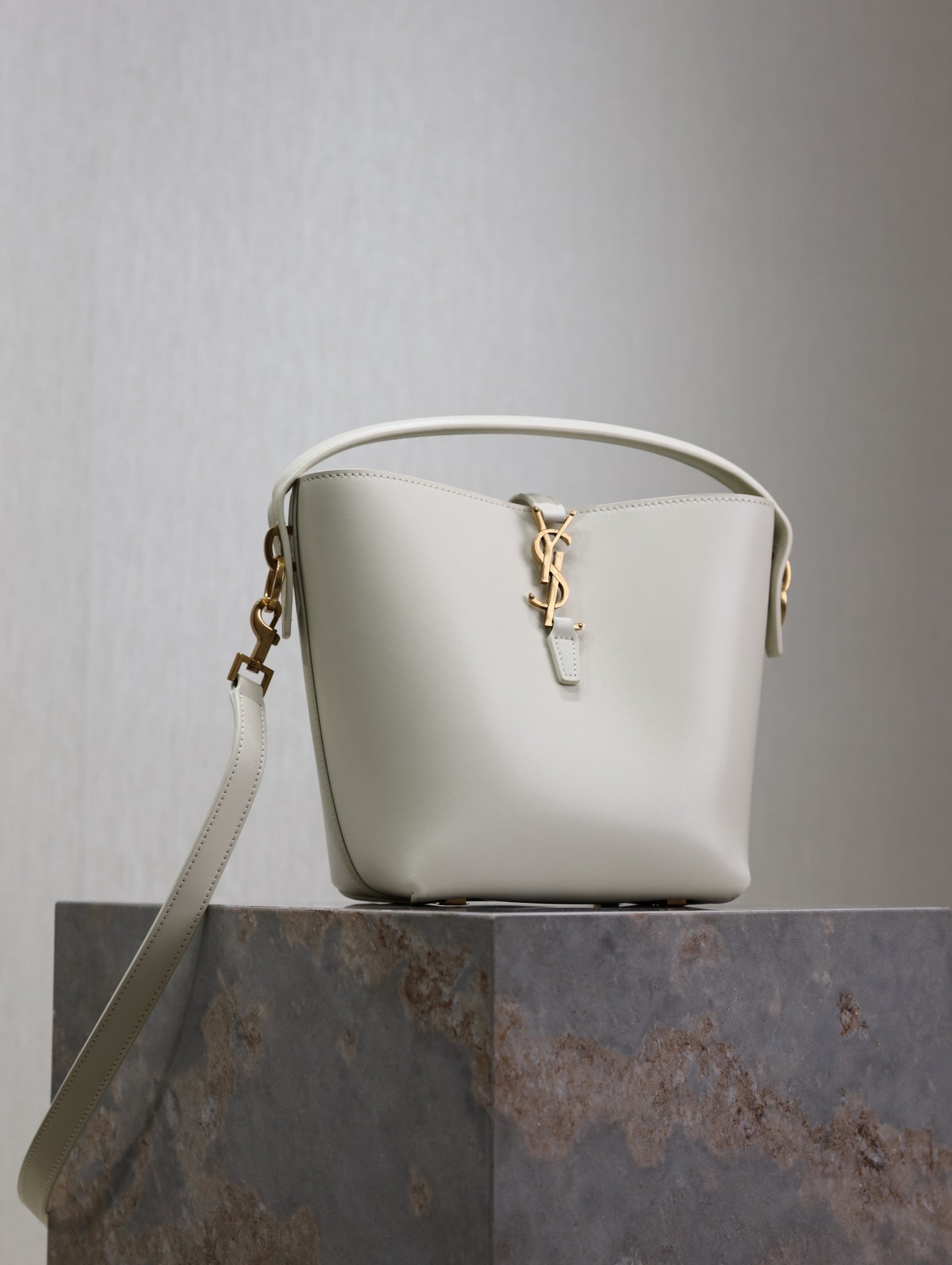 YSL 25S LE 37 BAG 20 IN DUSTY GRAY CALFSKIN GOLD HARDWARE