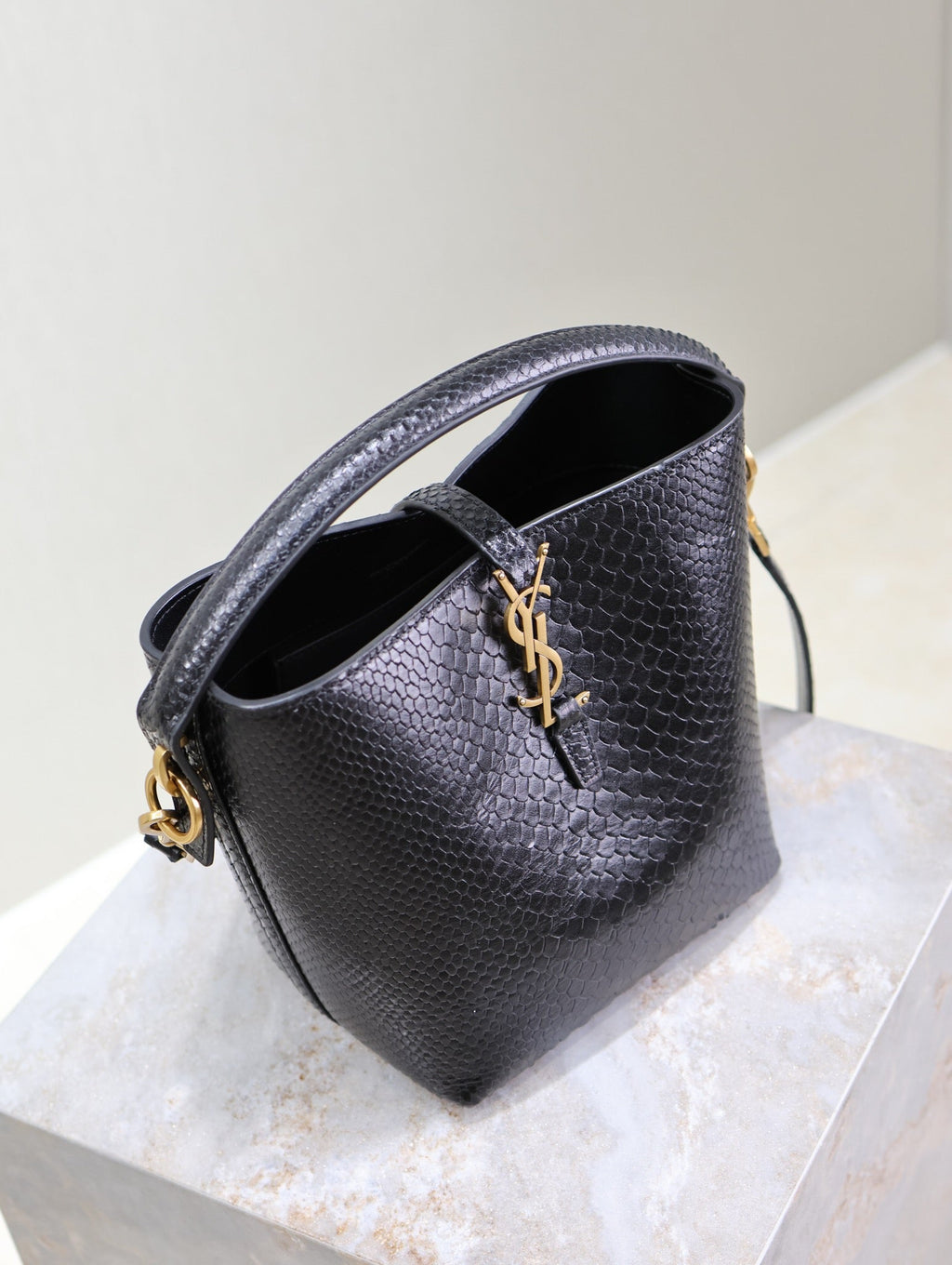 YSL 25S LE 37 20 IN BLACK SNAKE EMBOSSED CALFSKIN GOLD HARDWARE