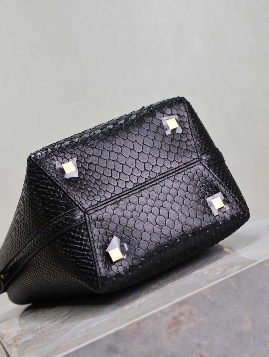 YSL 25S LE 37 20 IN BLACK SNAKE EMBOSSED CALFSKIN GOLD HARDWRE