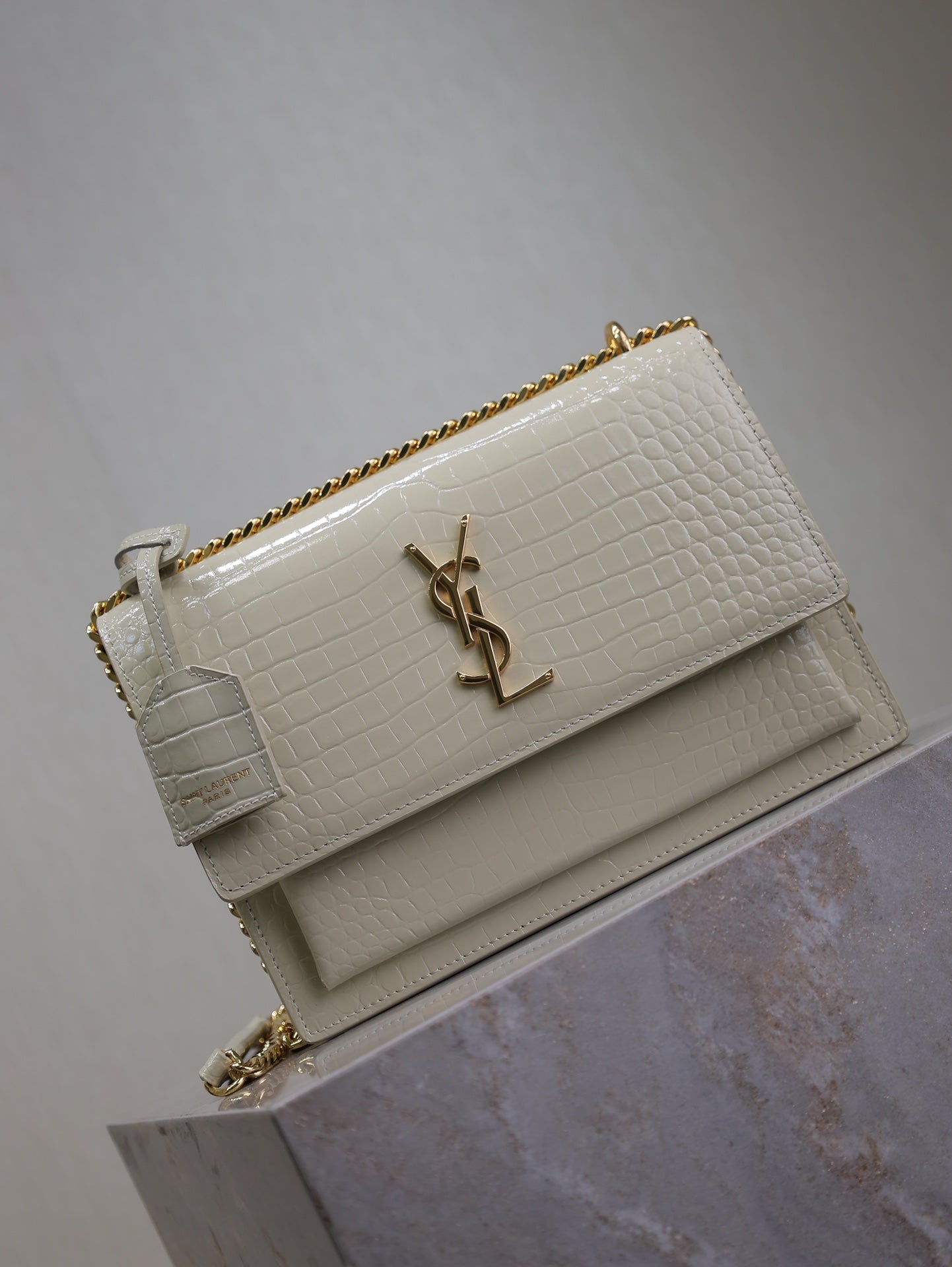 YSL 25S SUNSET MEDIUM 22 IN IVORY CROCODILE-EMBOSSED SHINY CALFSKIN GOLD HARDWARE
