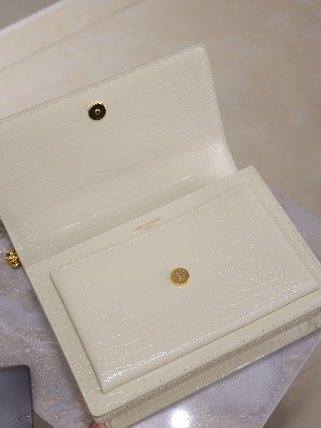 YSL 25S SUNSET MEDIUM 22 IN IVORY CROCODILE-EMBOSSED SHINY CALFSKIN GOLD HARDWARE