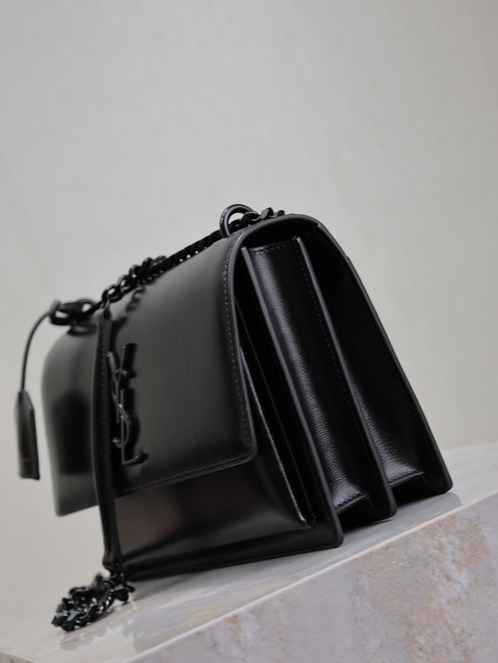 YSL 25S SUNSET BAG 22 IN BLACK CALFSKIN BLACK HARDWRE