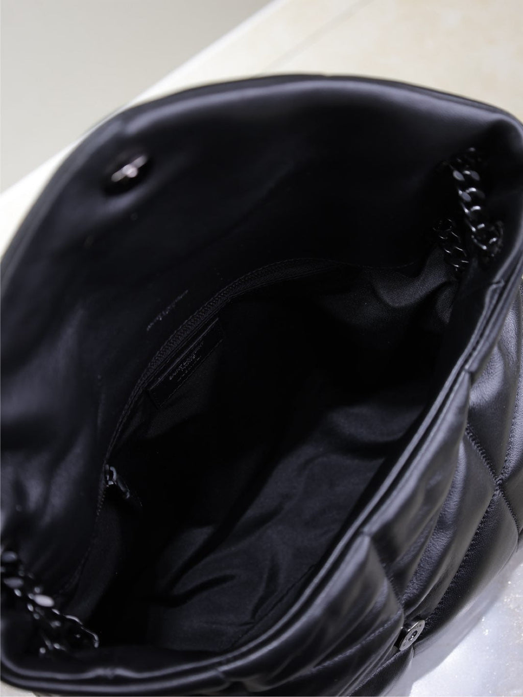 YSL 25S LOULOU PUFFER GM 35 IN BLACK CALFSKIN BLACK HARDWARE