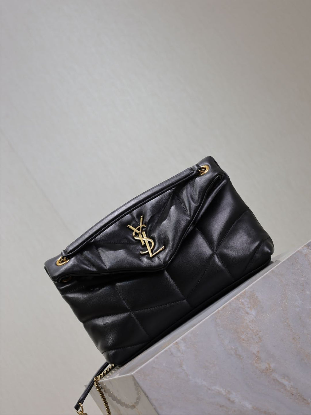YSL 25S LOULOU PUFFER MM 29 IN BLACK CALFSKIN GOLD HARDWARE