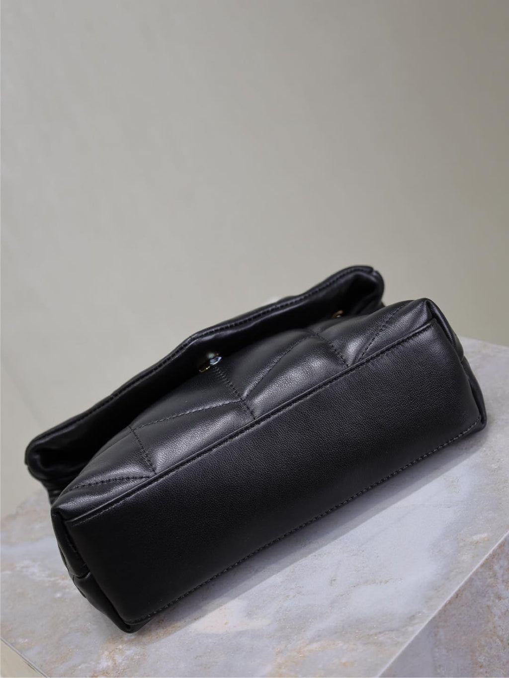 YSL 25S LOULOU PUFFER MINI 23 IN BLACK CALFSKIN GOLD HARDWARE