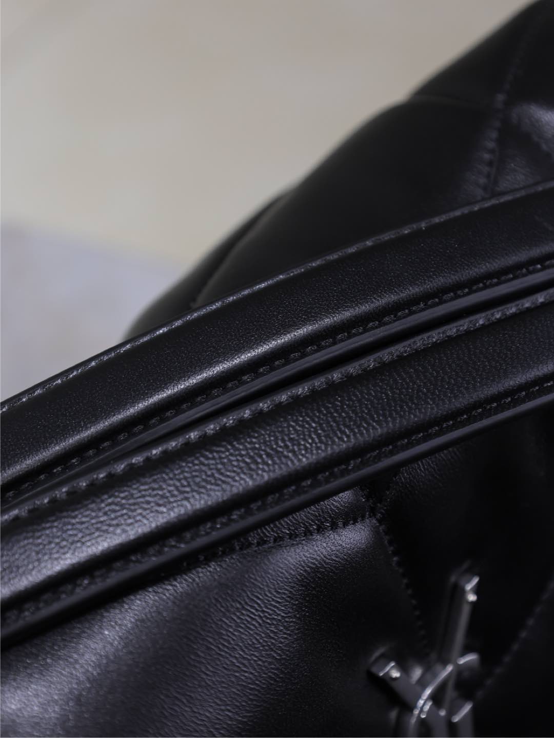 YSL 25S LOULOU PUFFER GM 35 IN BLACK CALFSKIN SILVER HARDWARE