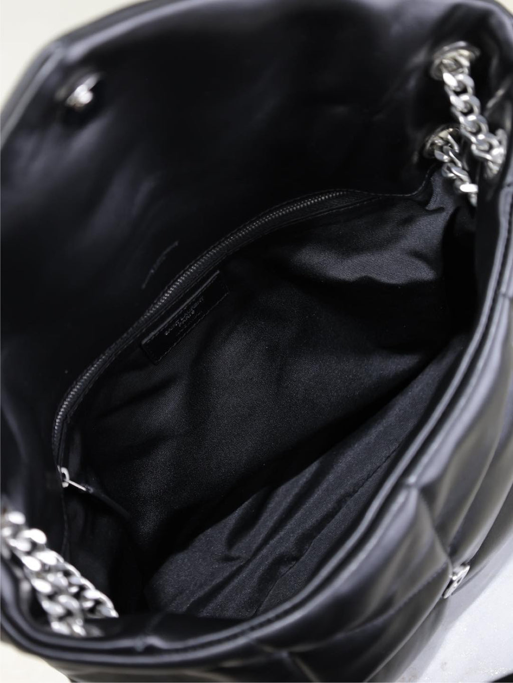 YSL 25S LOULOU PUFFER GM 35 IN BLACK CALFSKIN SILVER HARDWARE