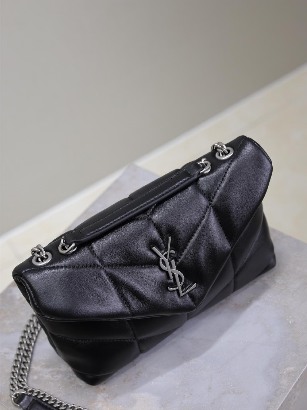 YSL 25S LOULOU PUFFER MINI 23 IN BLACK CALFSKIN SILVER HARDWARE