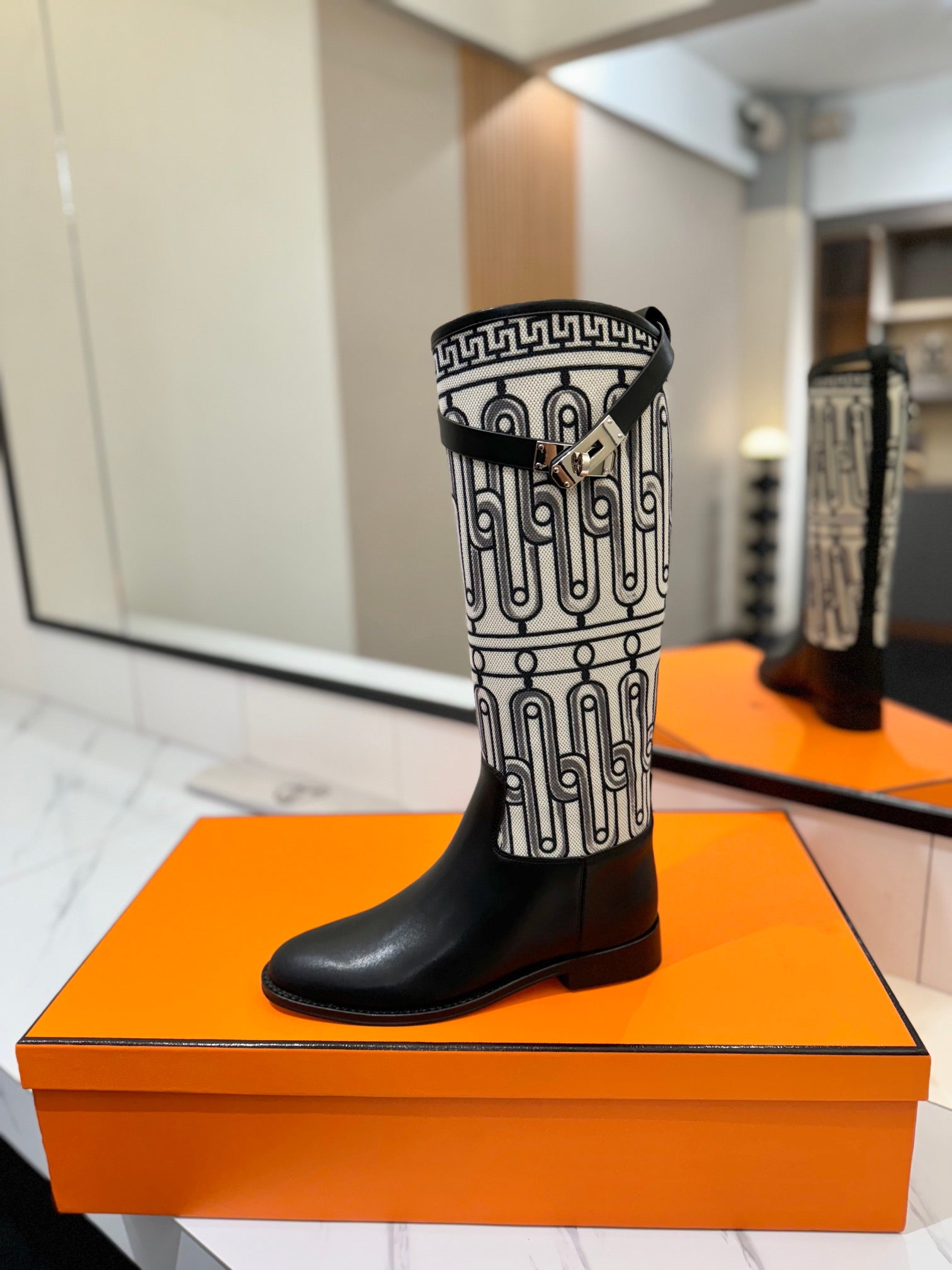 HERMES JUMPING BOOT 2 CM IN BLACK CALFSKIN AND BLACK MIX WHITE FABRIC