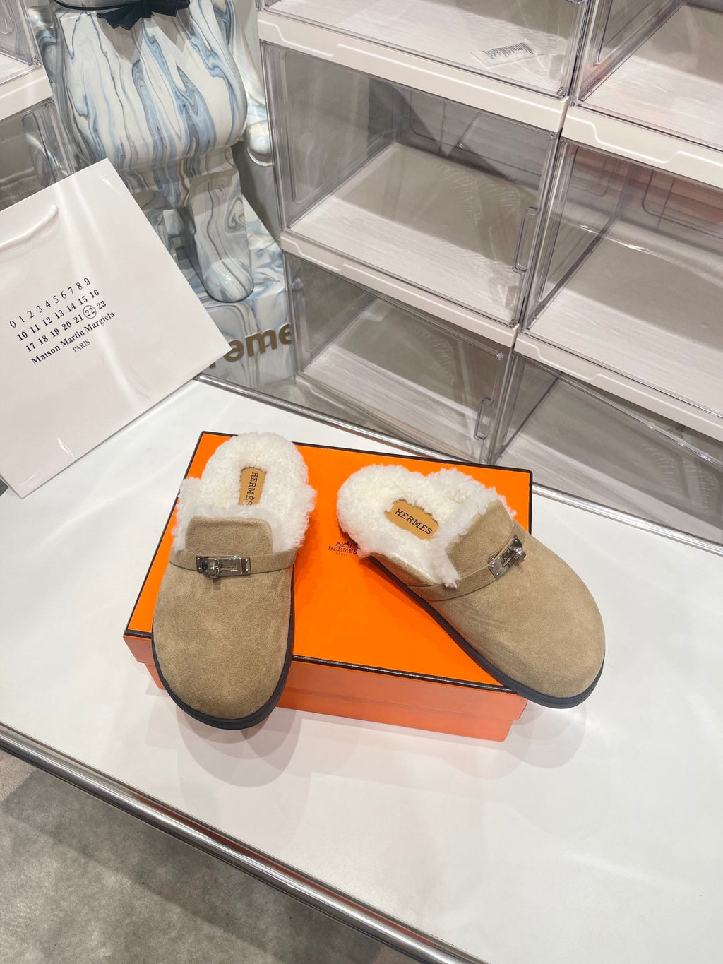 HERMES SLIP-ON MULE IN TORTILLA BROWN SUEDE AND SHEARLING LINING