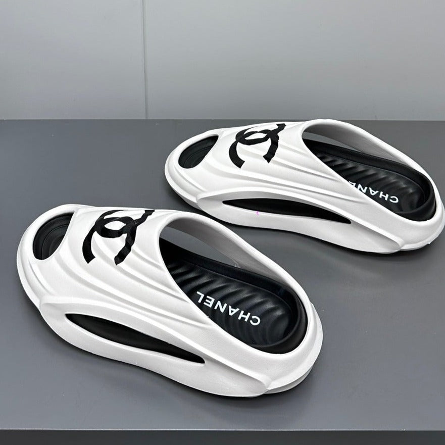CHANEL New Double C Foam Lightweight Slippers Boat White Black