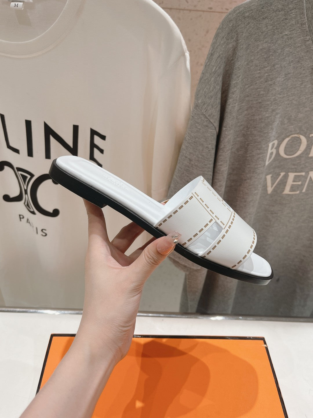 HERMES Idioma Sandal White Calfskin