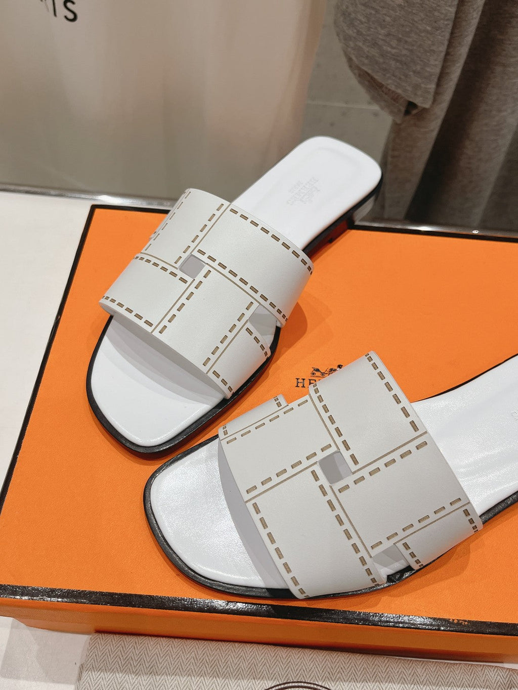 HERMES Idioma Sandal White Calfskin