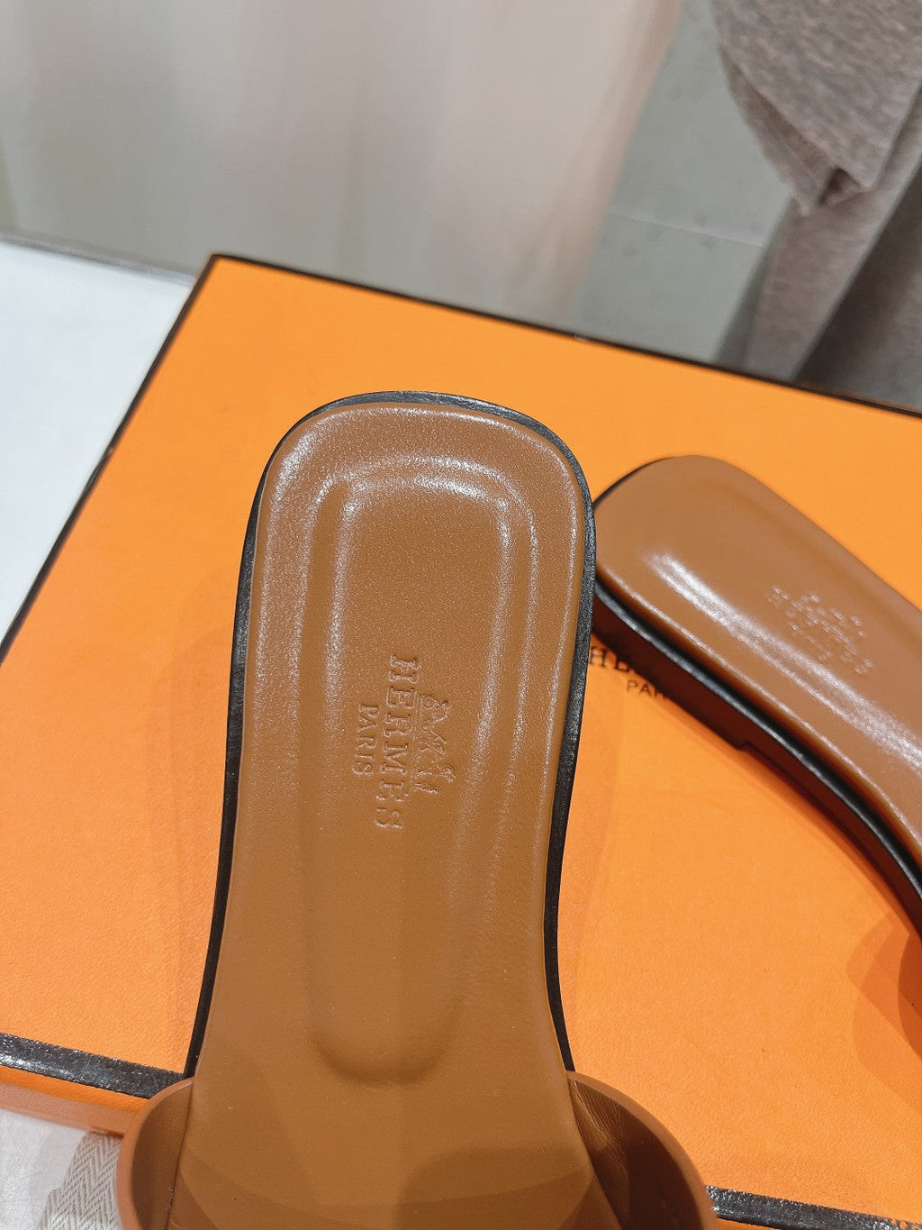 HERMES Idioma Sandal Tan Calfskin