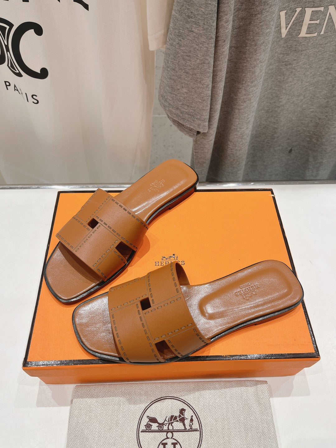 HERMES Idioma Sandal Tan Calfskin