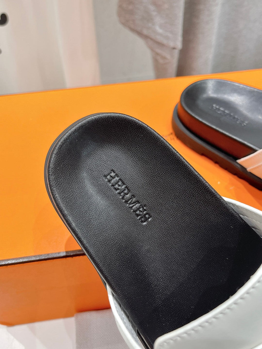 HERMES EMPIRE SANDAL BLACK MIX WHITE CALFSKIN