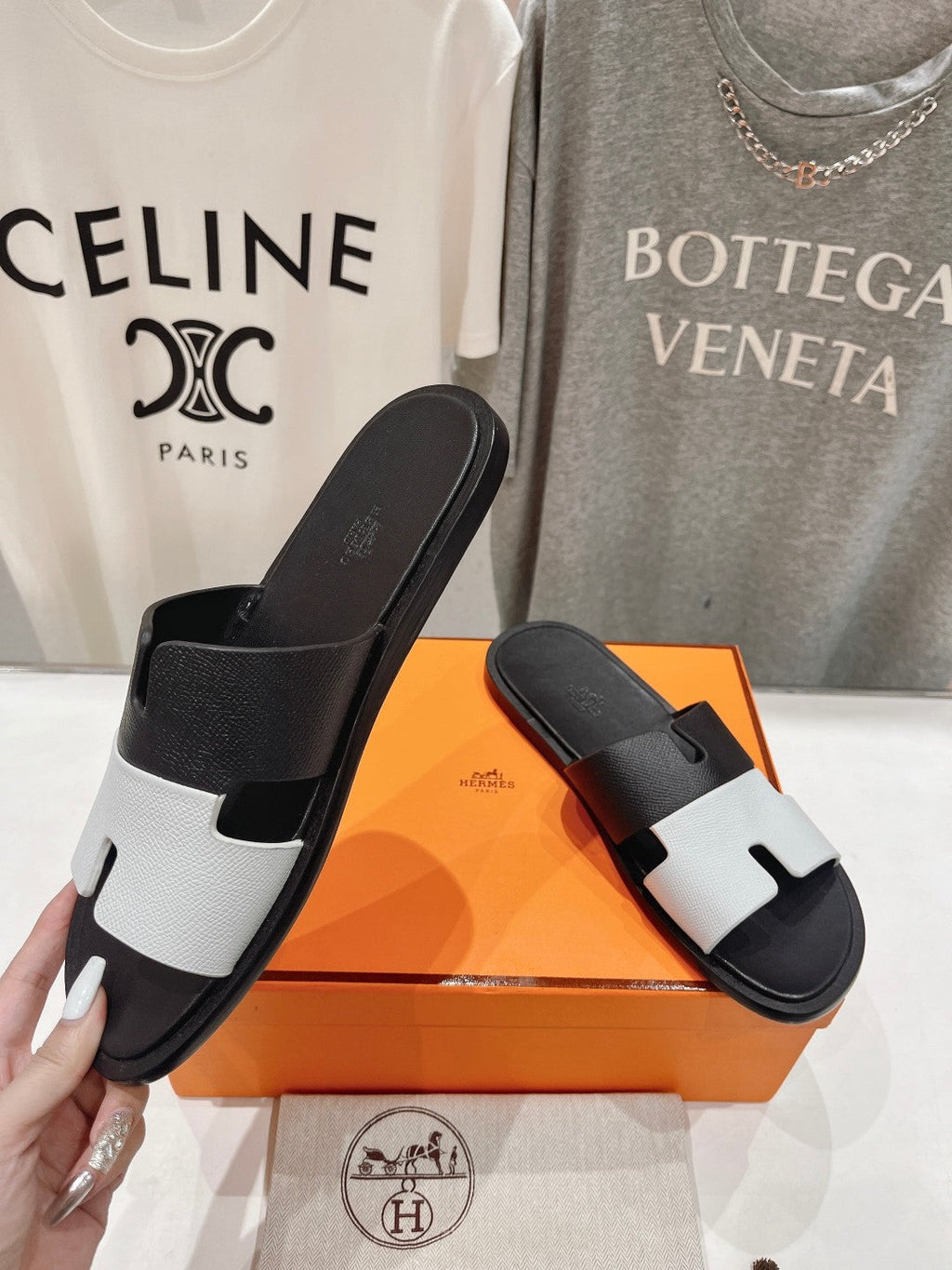 HERMES IZMIR SANDAL BLACK MIX WHITE LAMBSKIN