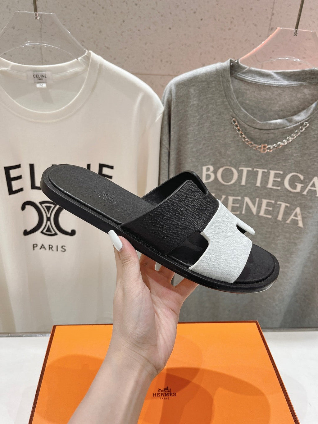 HERMES IZMIR SANDAL BLACK MIX WHITE LAMBSKIN