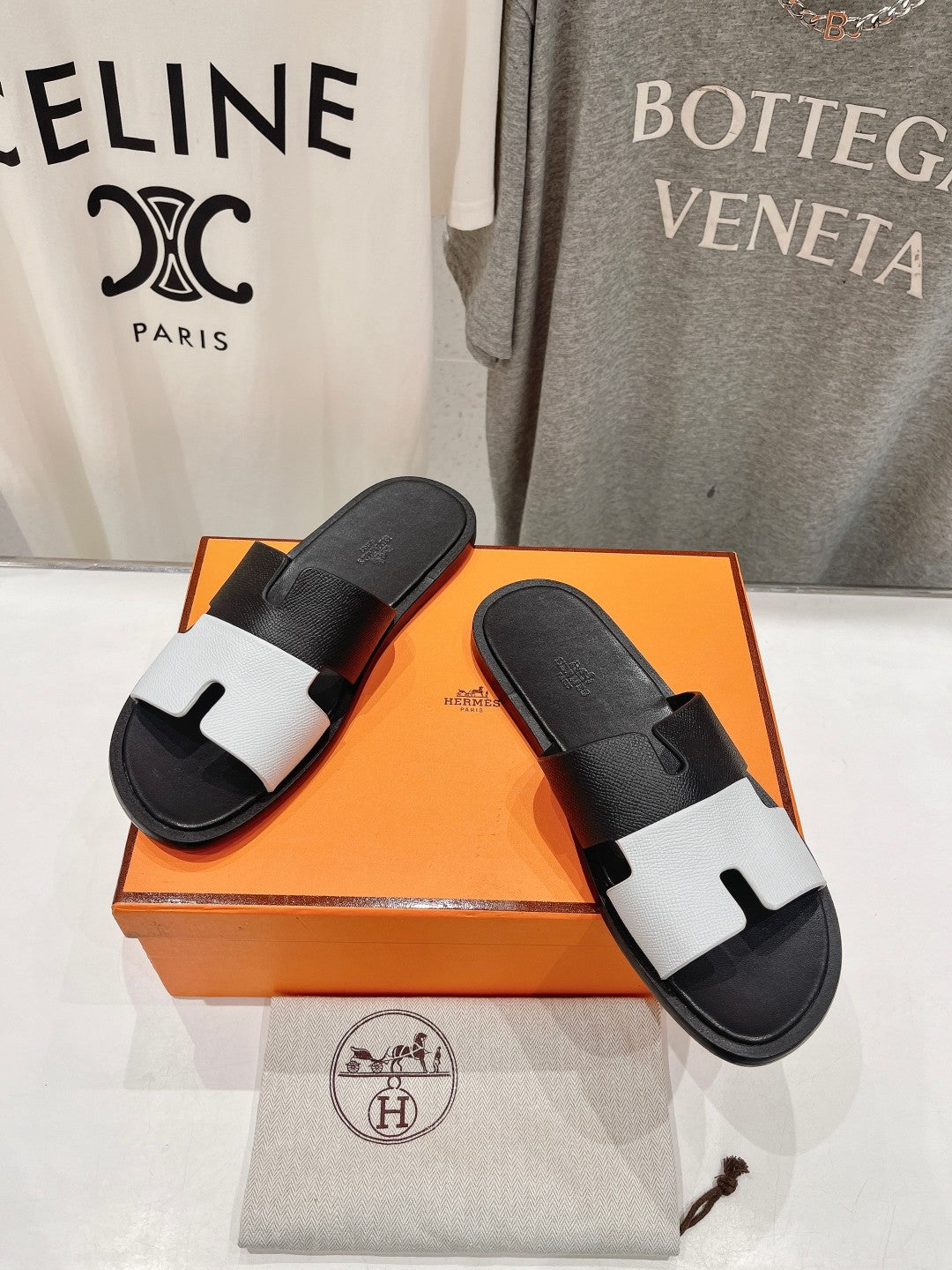 HERMES IZMIR SANDAL BLACK MIX WHITE LAMBSKIN