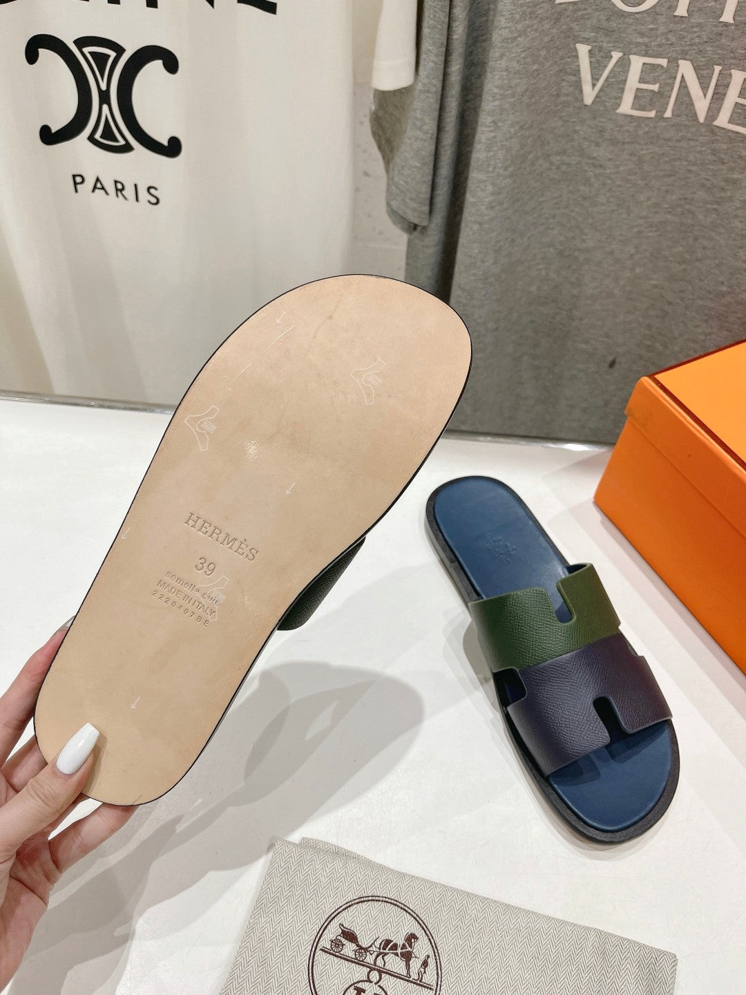 HERMES IZMIR SANDAL AEGEAN MIX HUNTER MIX PEACOCK LAMBSKIN