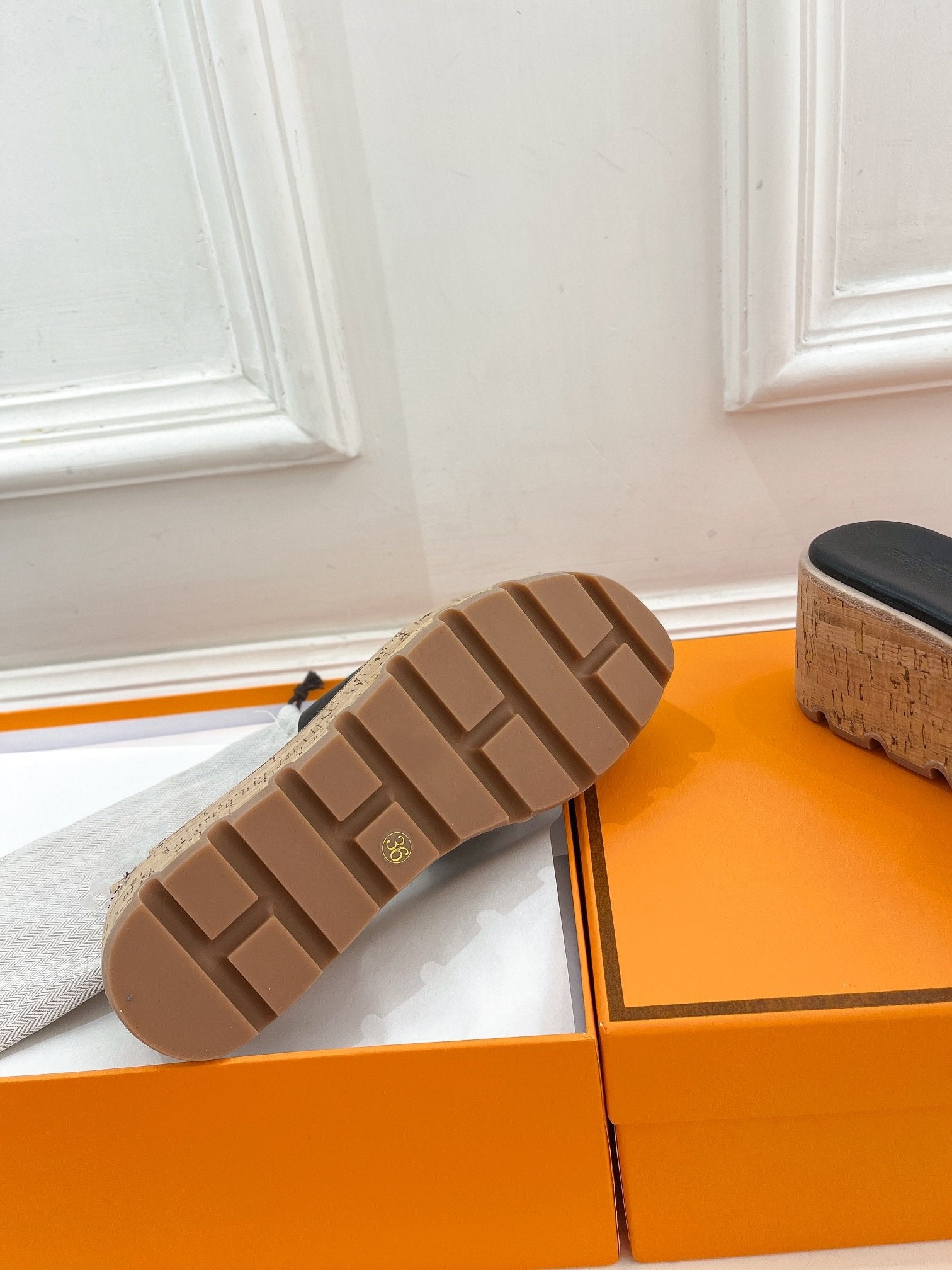HERMES Eze 30 Sandal Black