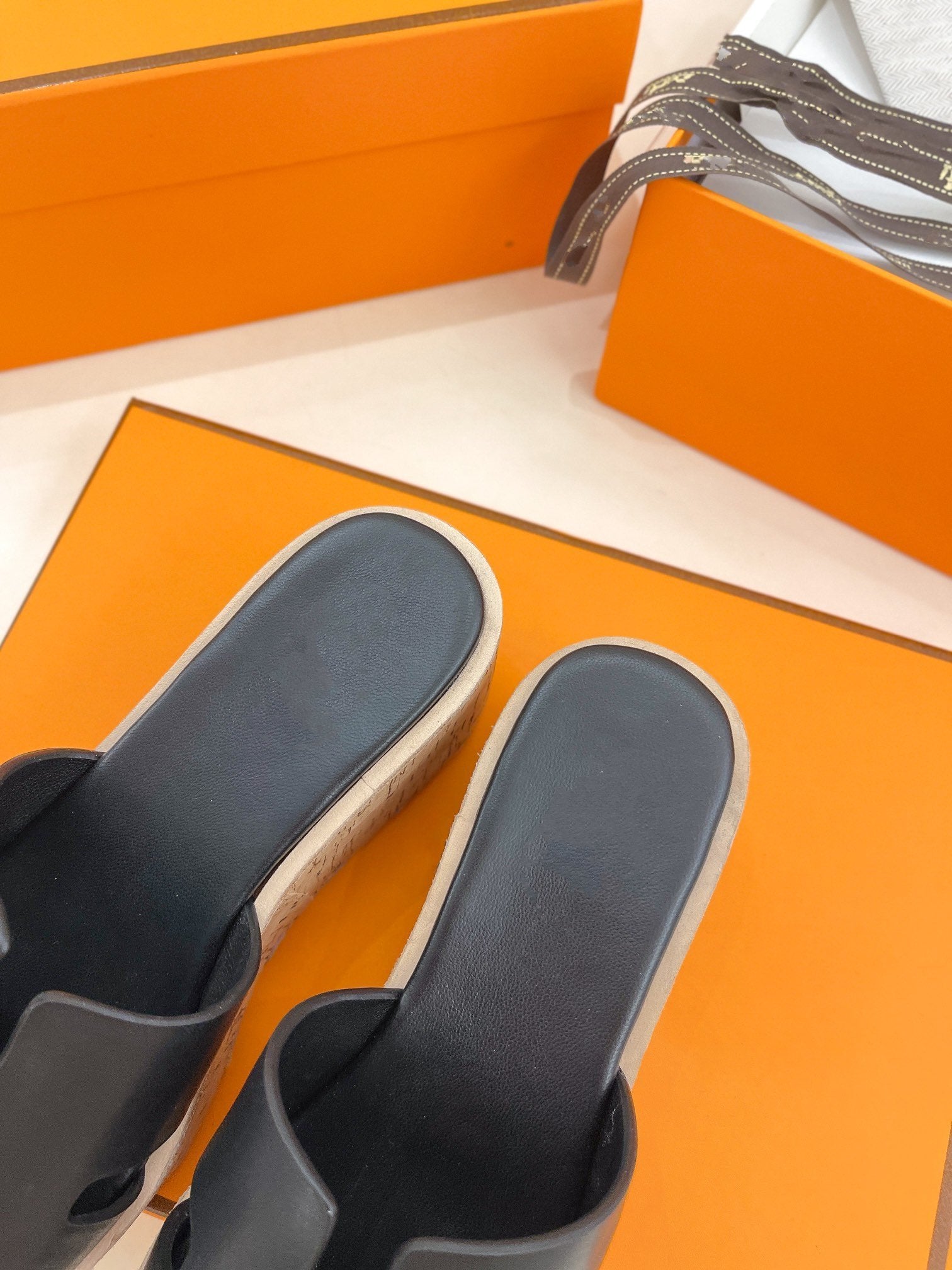 HERMES Eze 30 Sandal Black