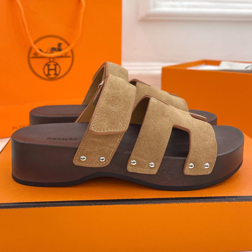 HERMES KOS CLOG IN PEANUT BROWN SUEDE