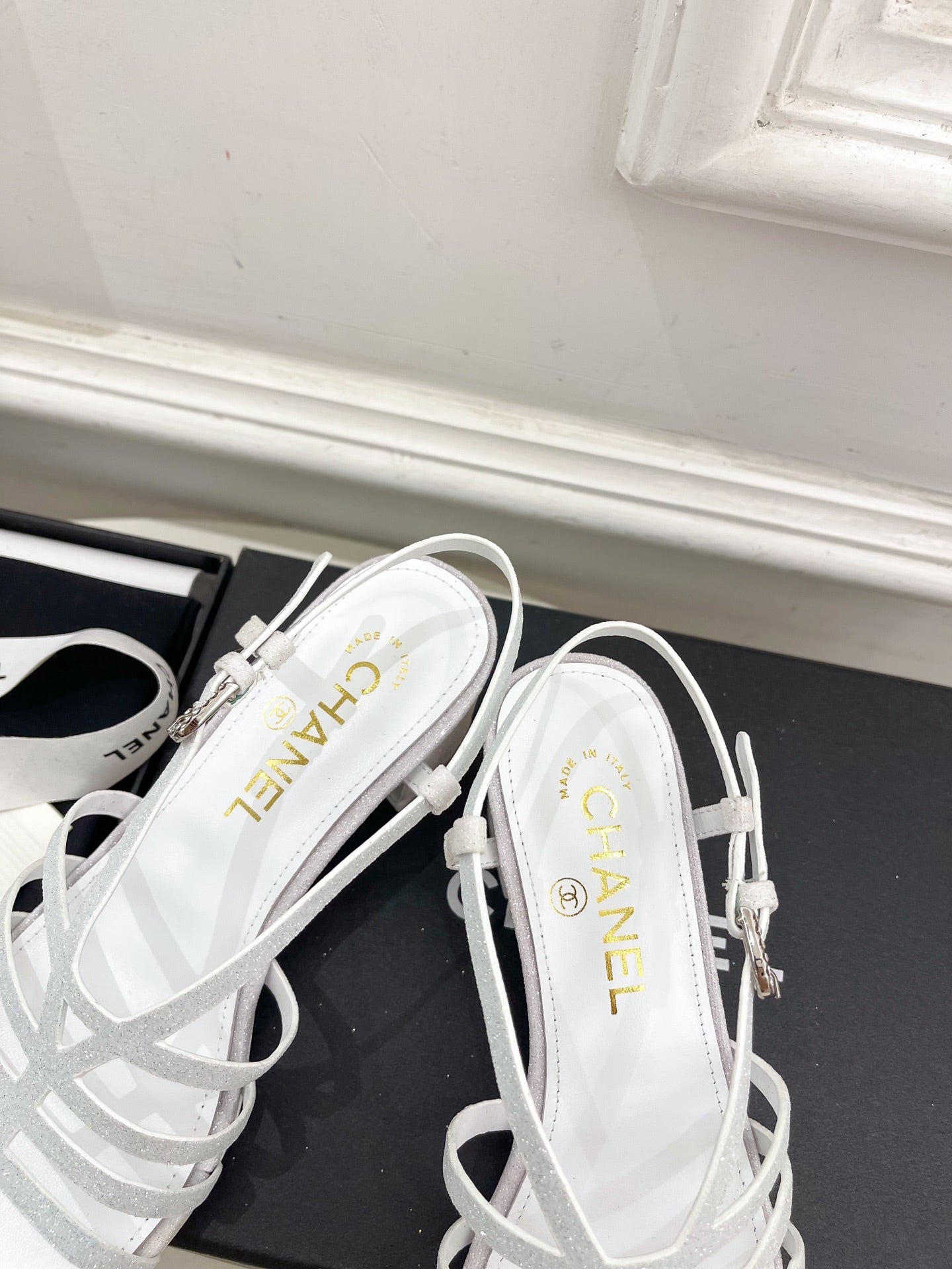 CHANEL WHITE ROMAN 5 CM SANDALS