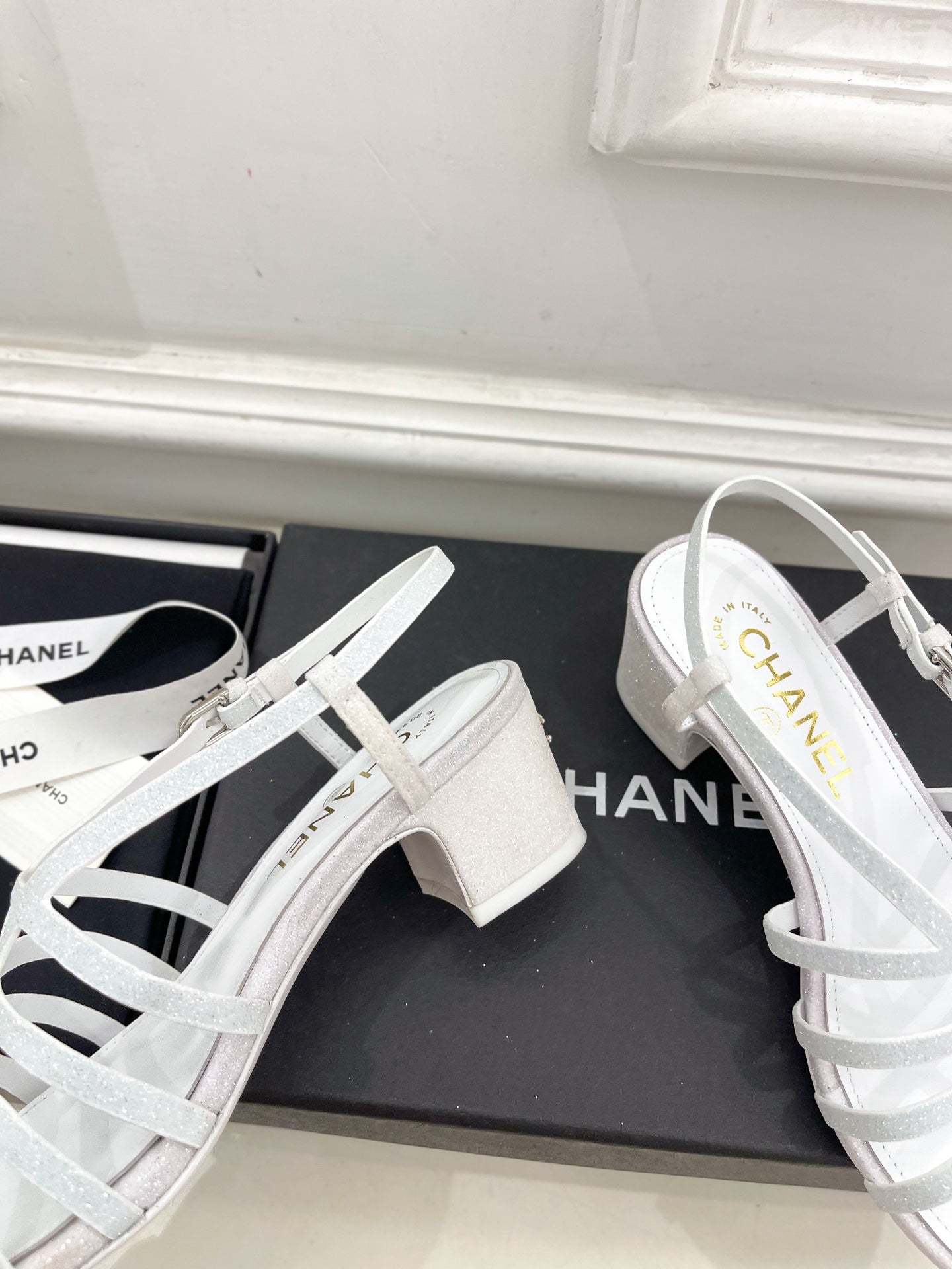 CHANEL WHITE ROMAN 5 CM SANDALS