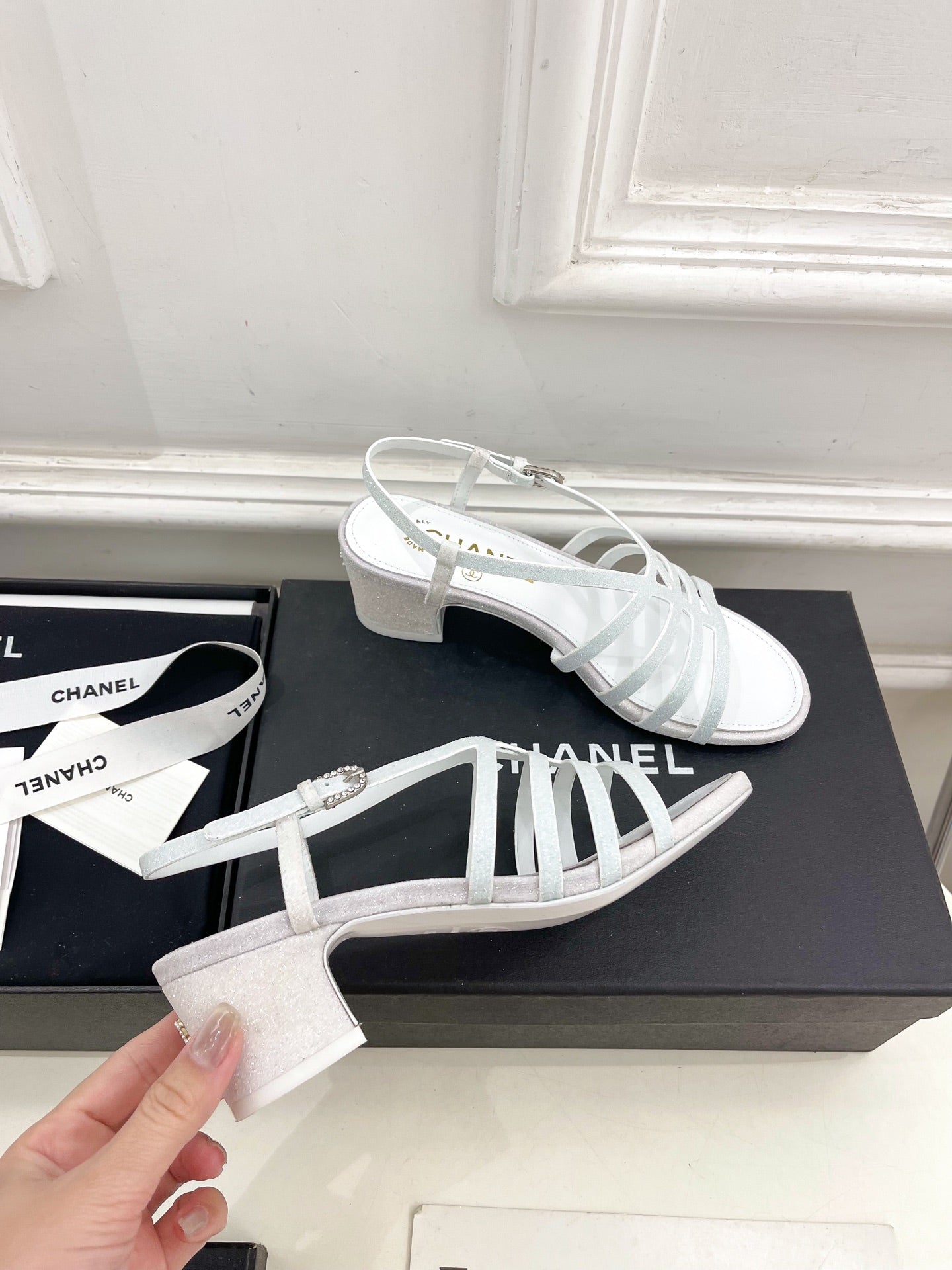 CHANEL WHITE ROMAN 5 CM SANDALS
